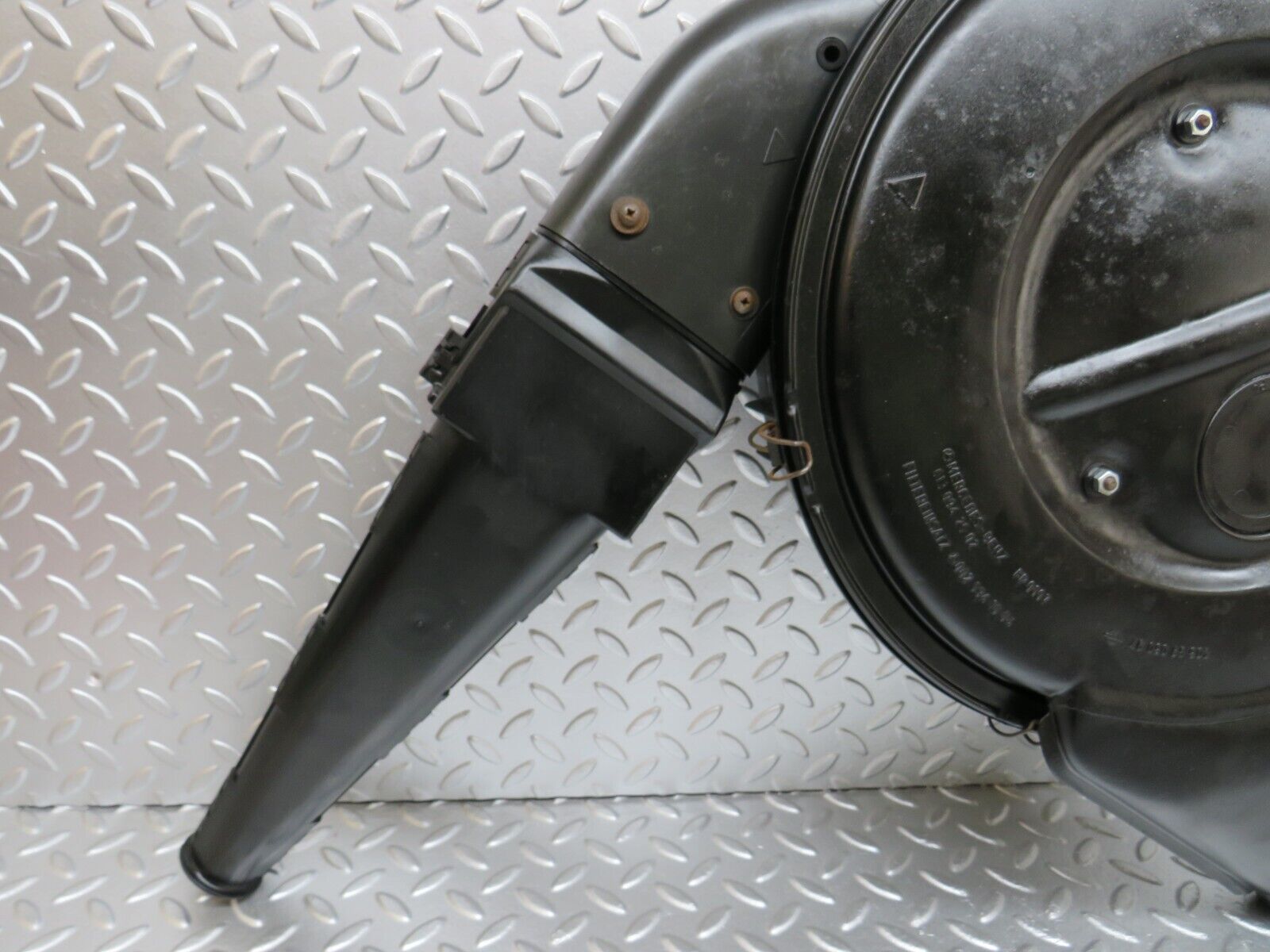 25443 Mercedes-Benz W123 200 Air Filter Box 0020941604