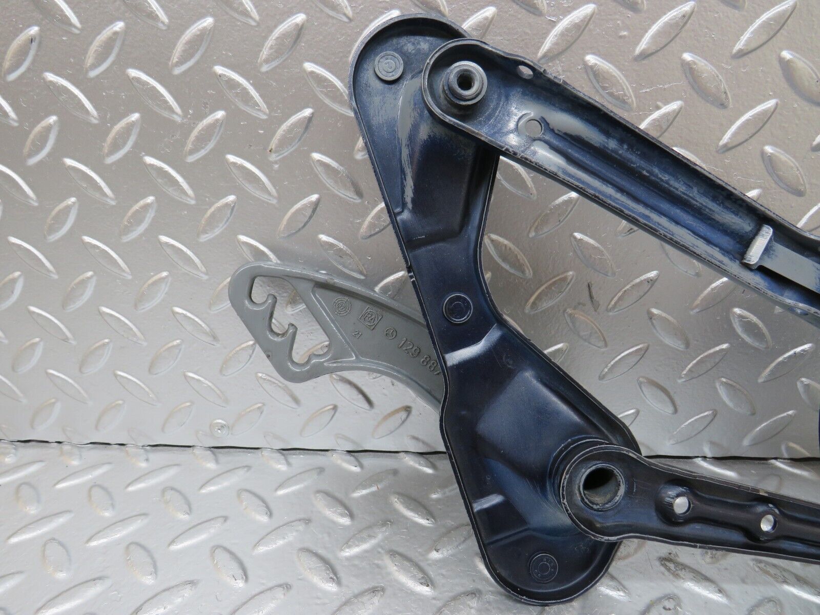 25666 Mercedes-Benz W124 280E Bonnet Hinge Right 1298870274