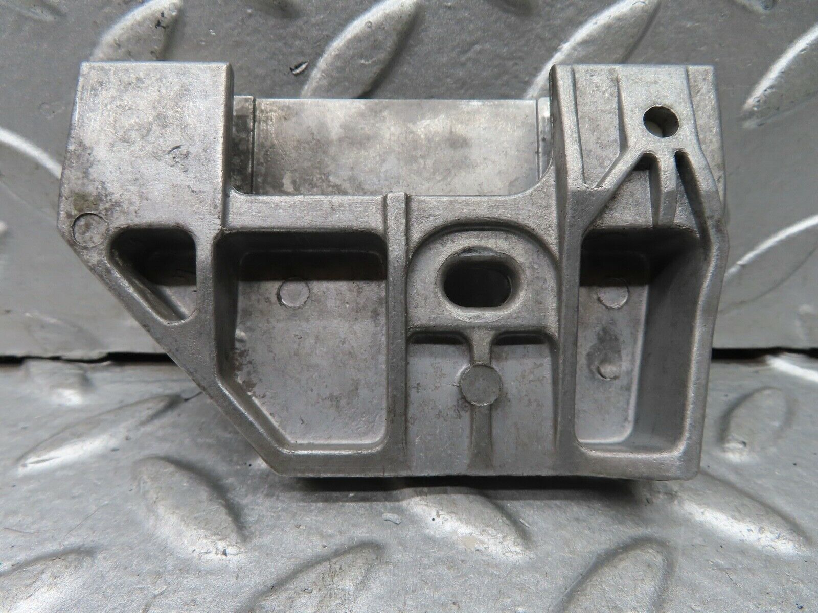 19631 Mercedes-Benz C140 CL420 Coupe Door Window Guide Bracket 1247250432