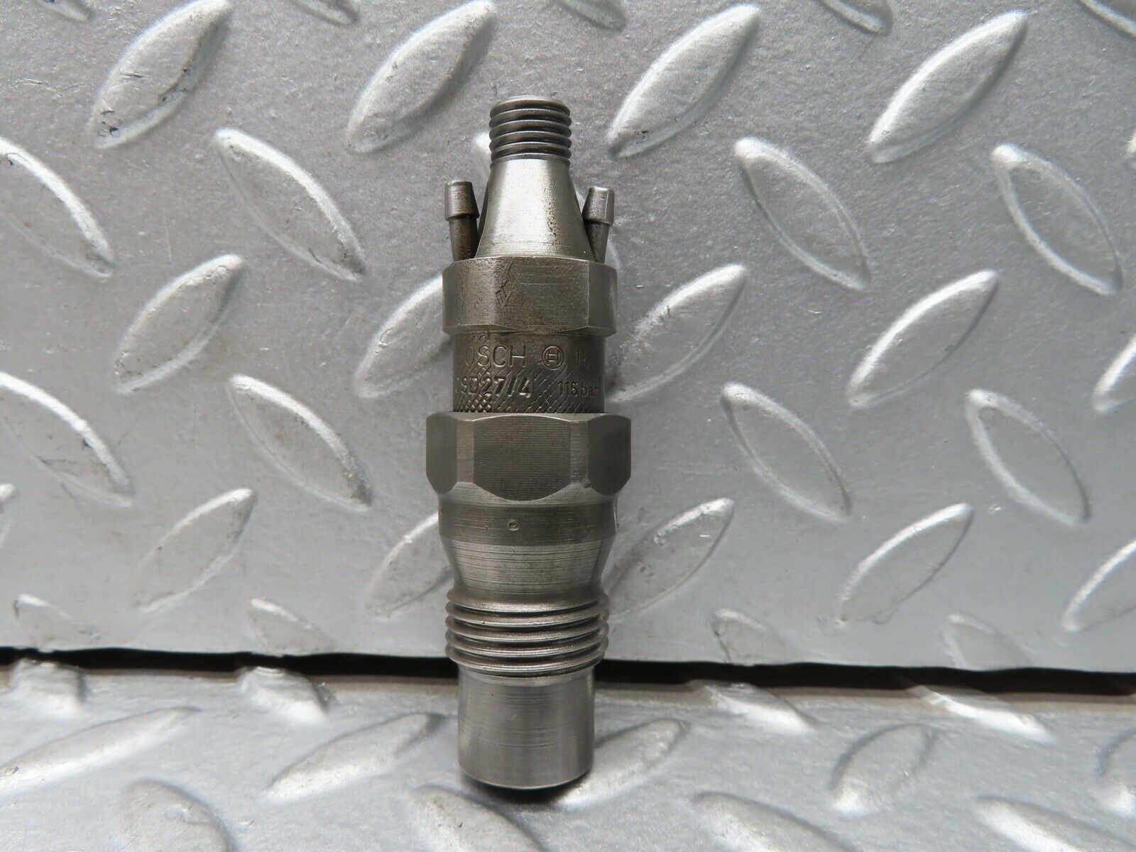 19255 Mercedes-Benz W123 300D Fuel Injector Bosch KCA30SD27/4