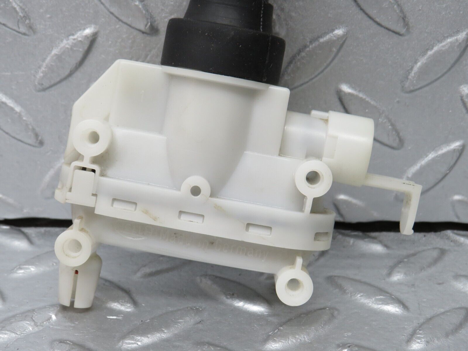 38350 Mercedes-Benz R129 280SL Coupe Door Lock Vacuum Actuator