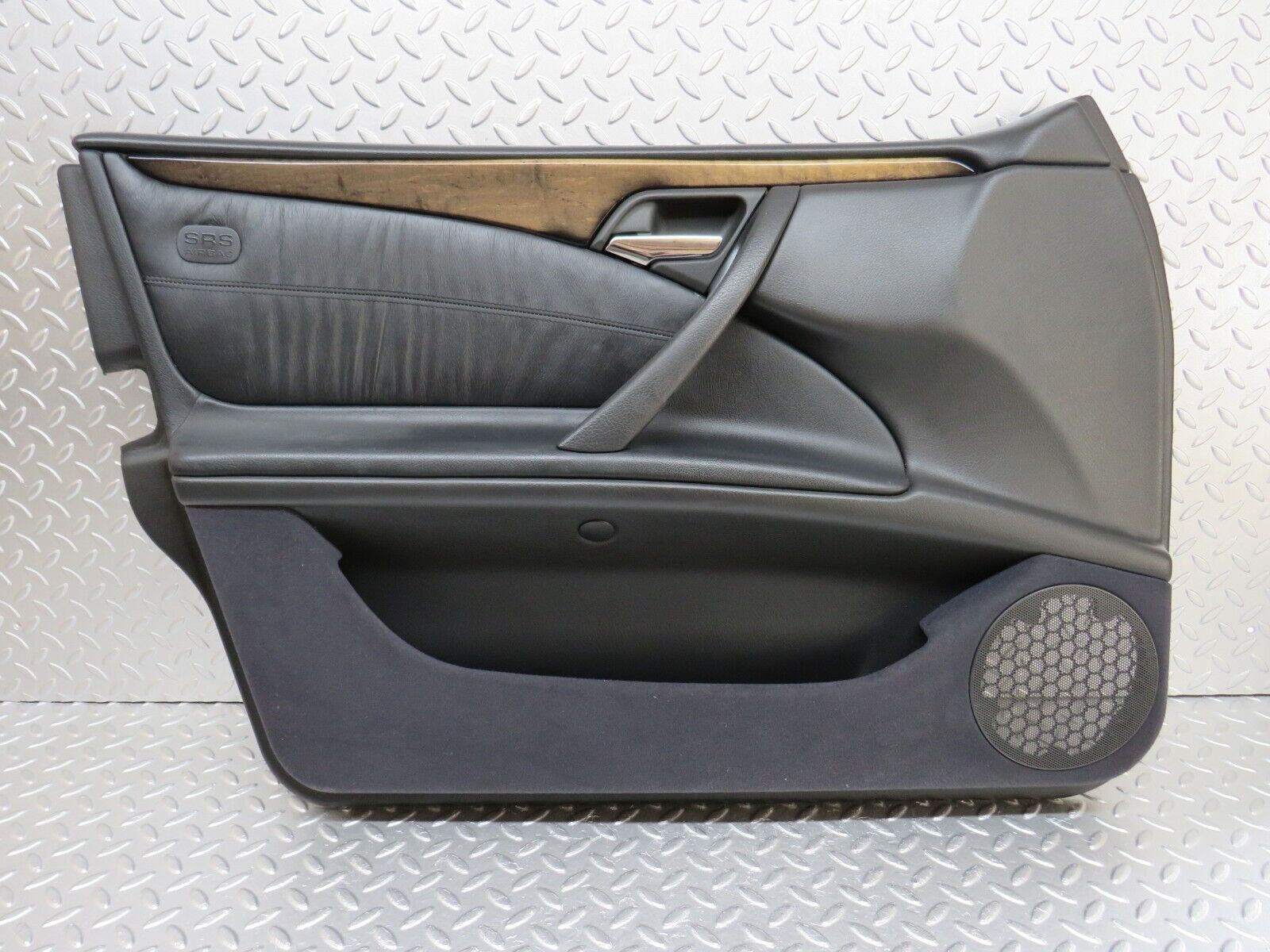 34731 Mercedes-Benz W210 320E Front Left Door Card 2107201551