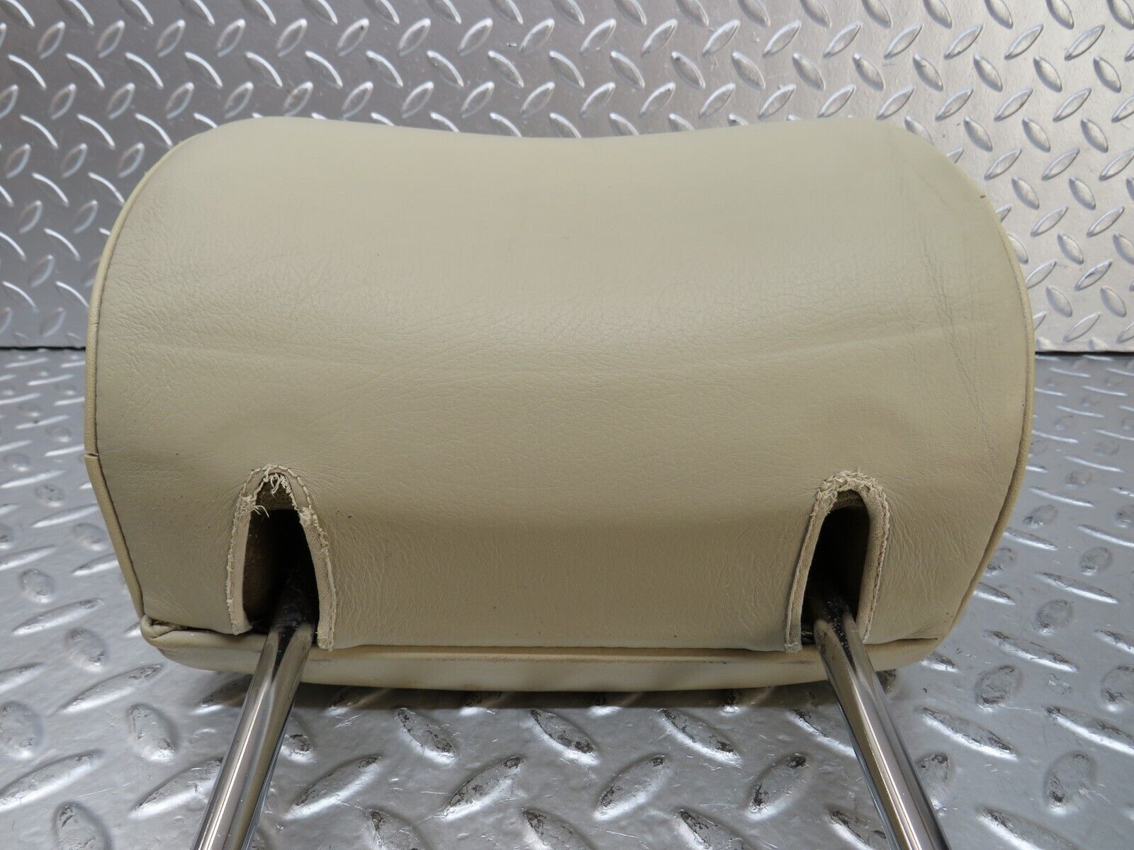 26662 Mercedes-Benz C124 220CE Coupe Front Right Seat Headrest Leather Beige