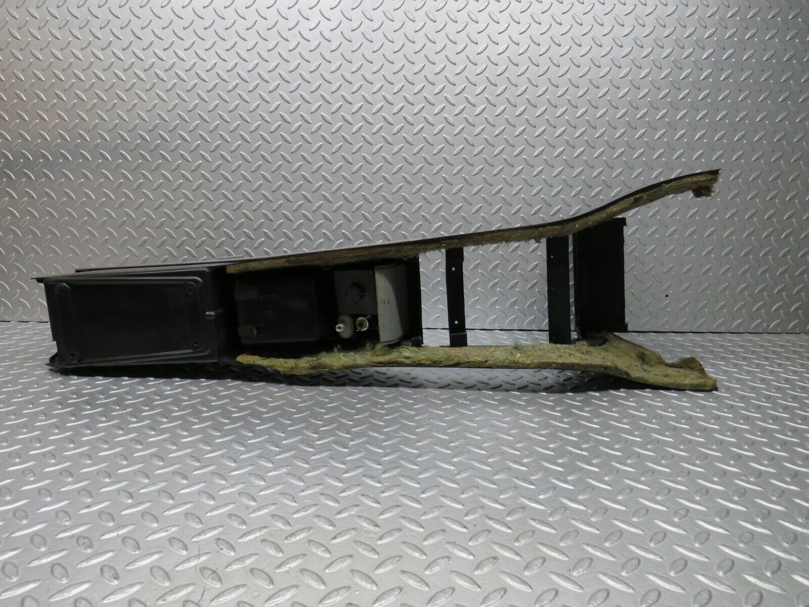 39554 Mercedes-Benz R129 320SL Coupe Centre Console 1296830000