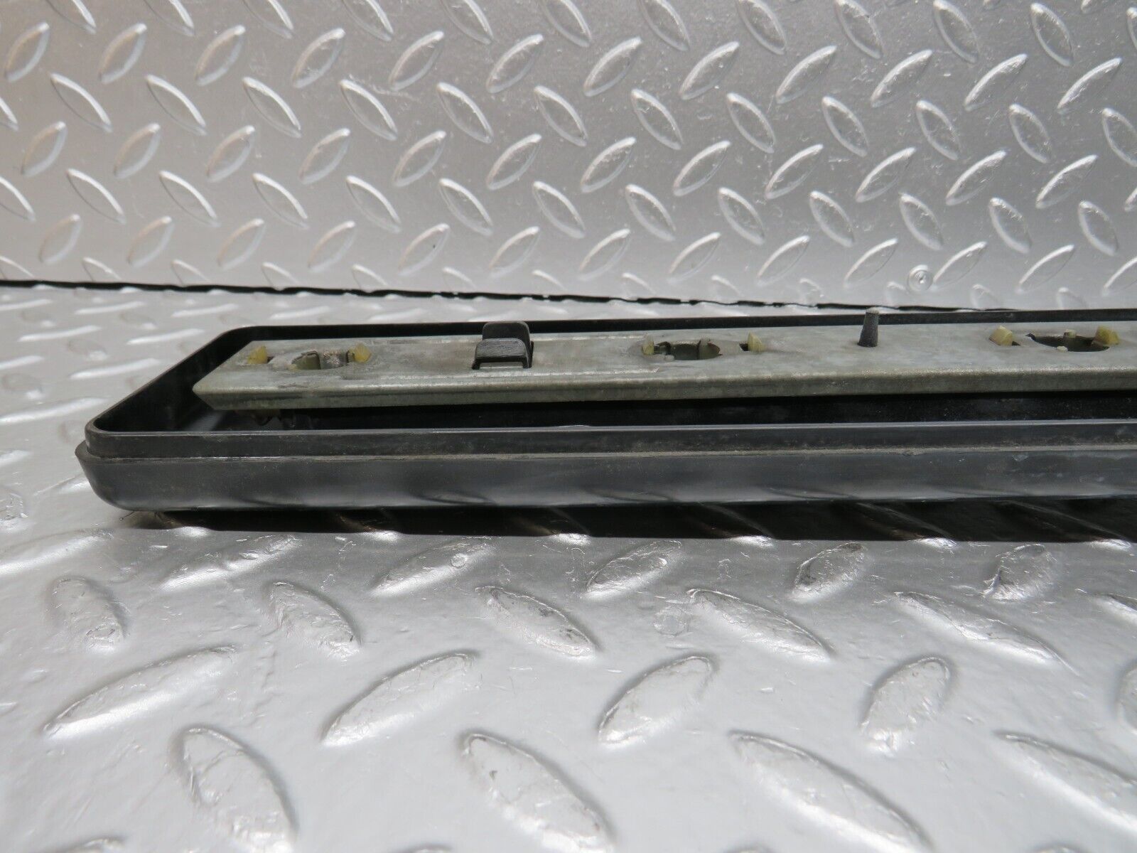 0105 Mercedes-Benz W123 Tail Light Bulb Holder Right Side 22064R