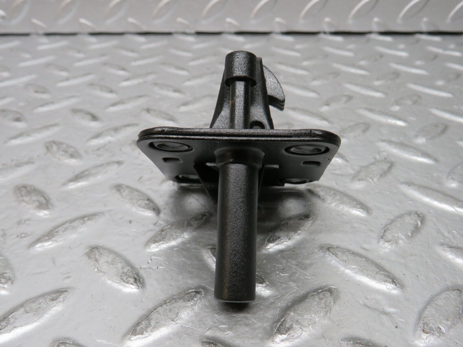 26866 Mercedes-Benz W123 240D Bonnet Lock Latch