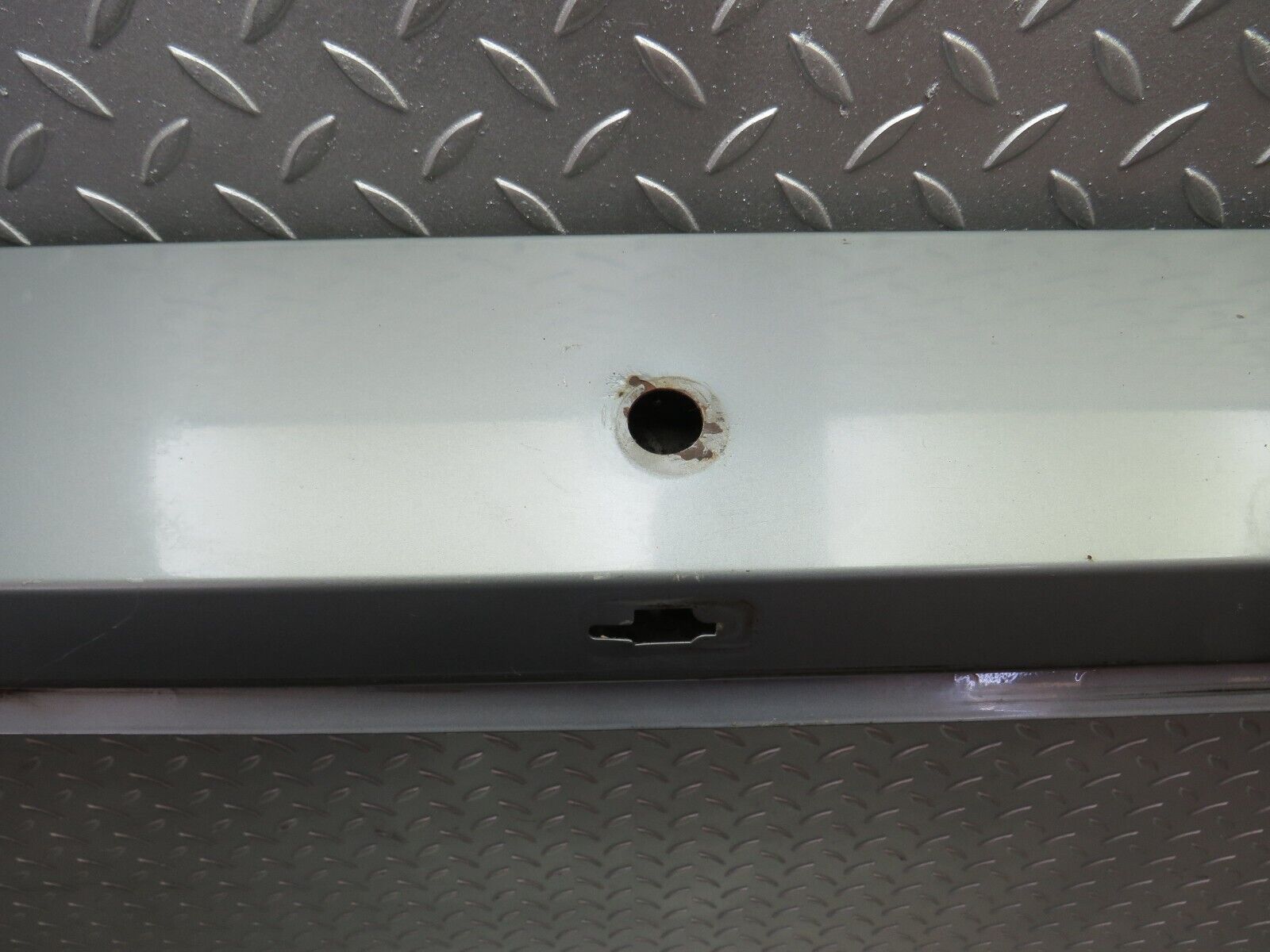 32579 Mercedes-Benz S124 220TE Wagon Tailgate Trunk Door & Handle Moulding Trim