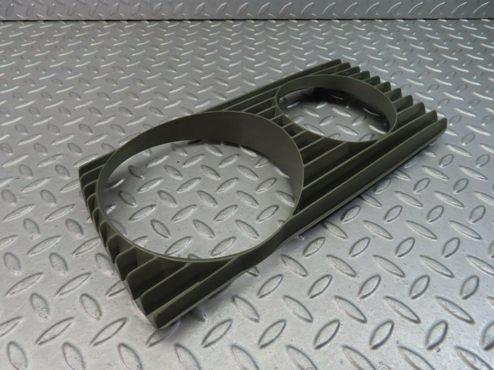 8472 Mercedes-Benz W123 Headlight Lens Hella Left