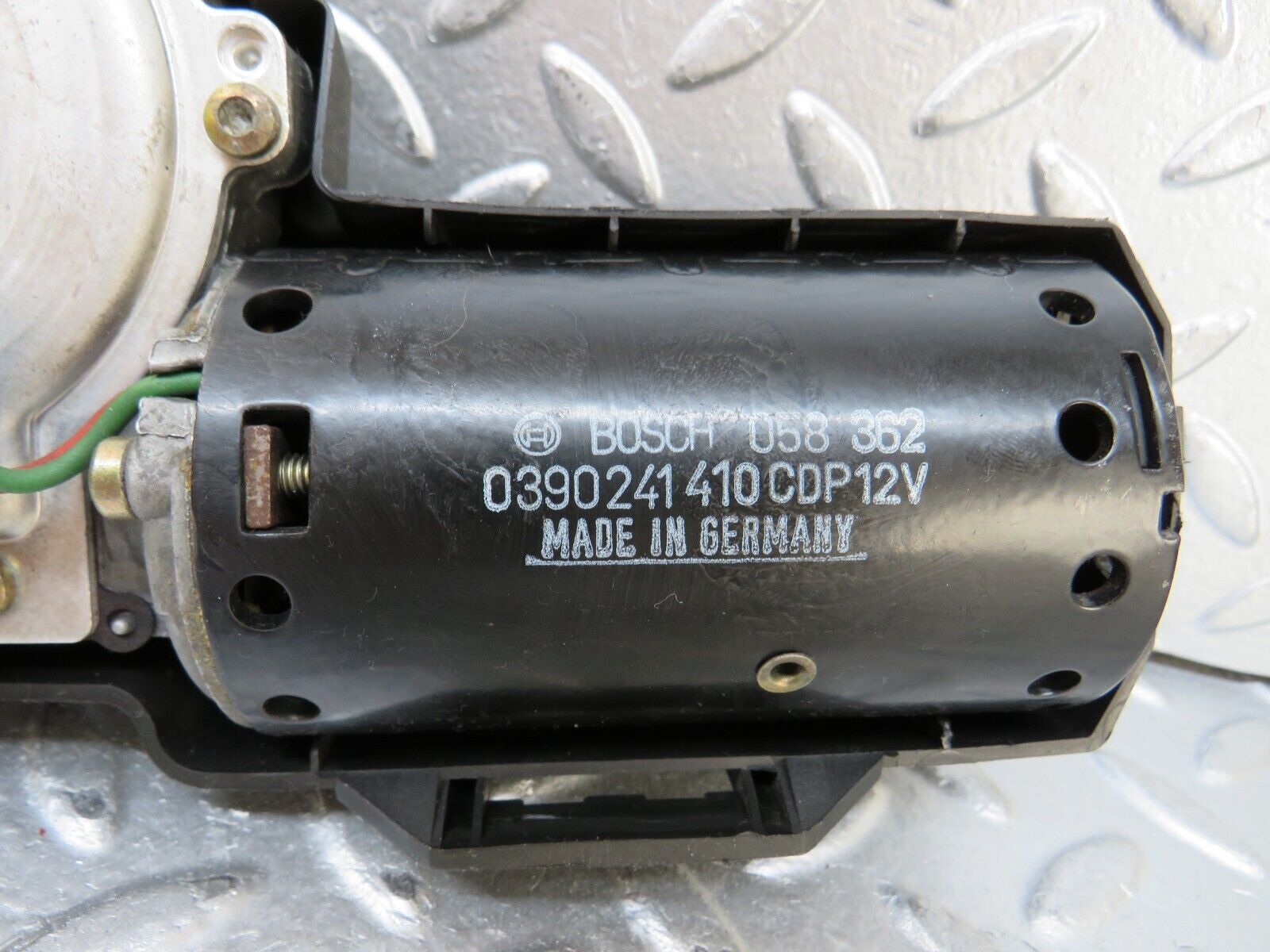 26694 Mercedes-Benz C124 220CE Coupe Wiper Motor Bosch 0390241410