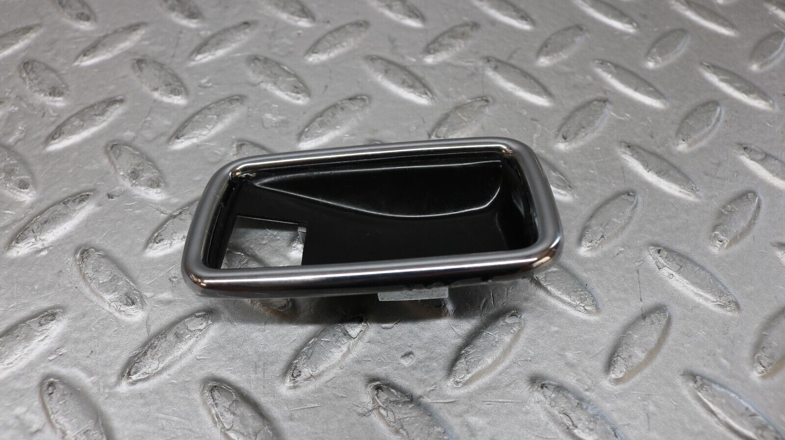 37261 Mercedes-Benz W109 300SEL Chrome Frame For Door Opener Left 1087660511