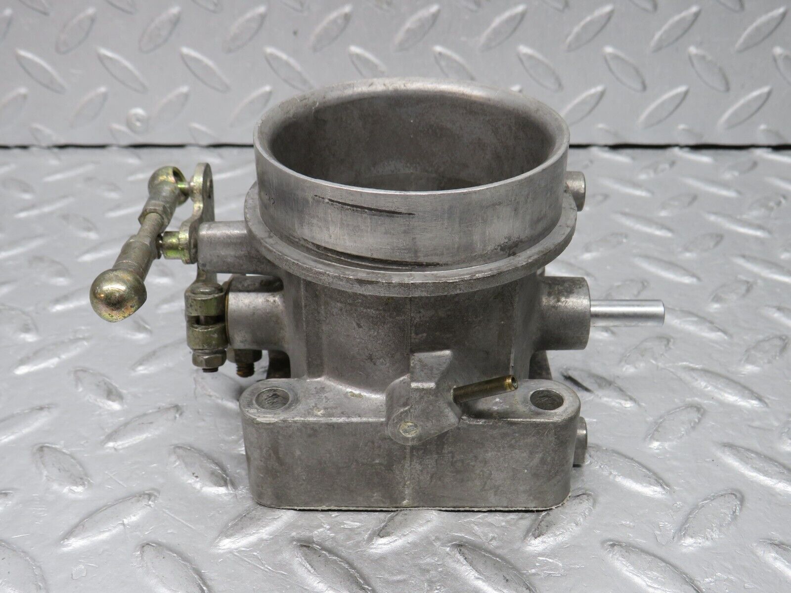 37575 Mercedes-Benz W109 300SEL Throttle Body Valve