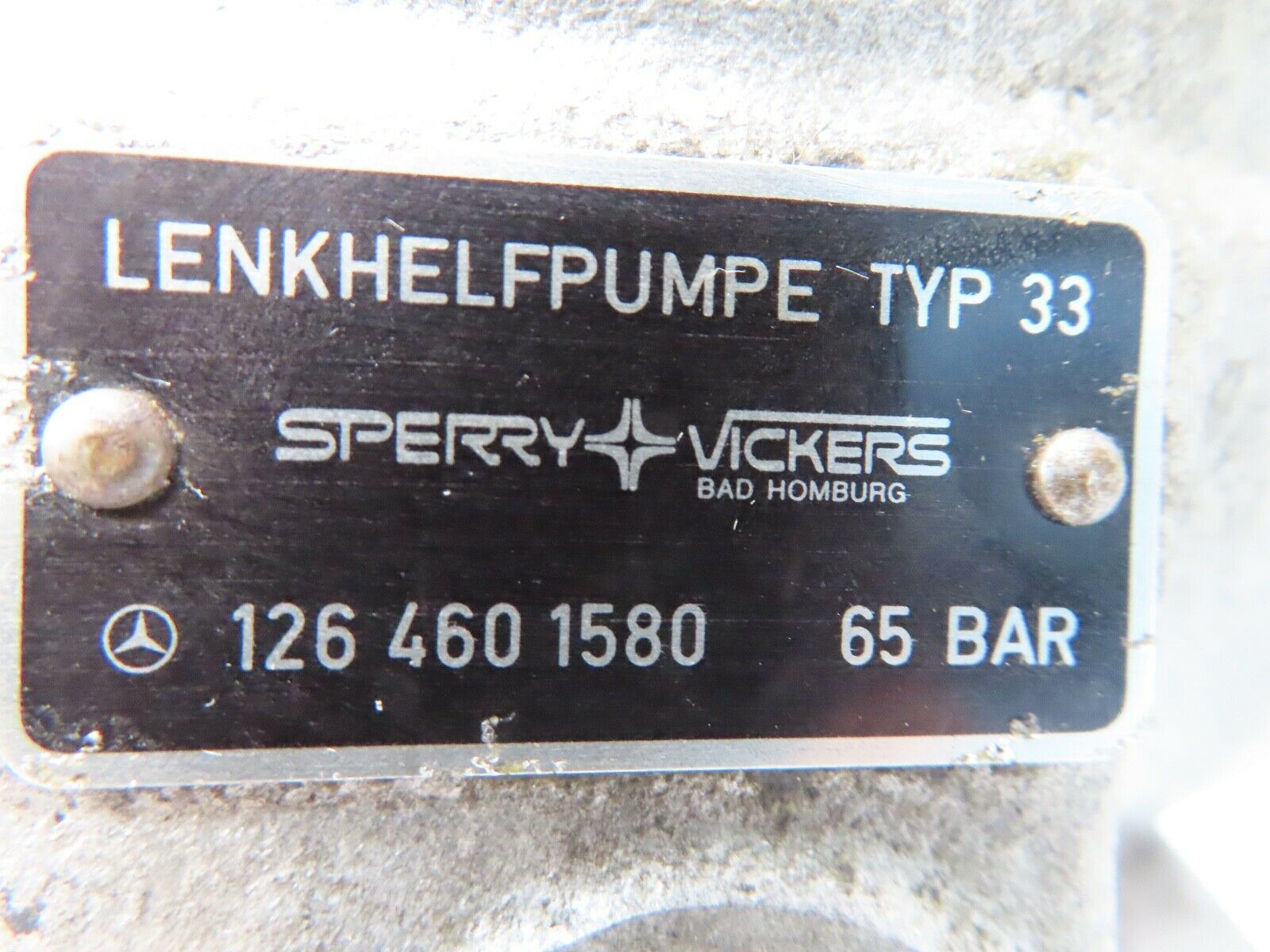 17028 Mercedes-Benz C123 280CE Coupe Power Steering Pump 1264601580