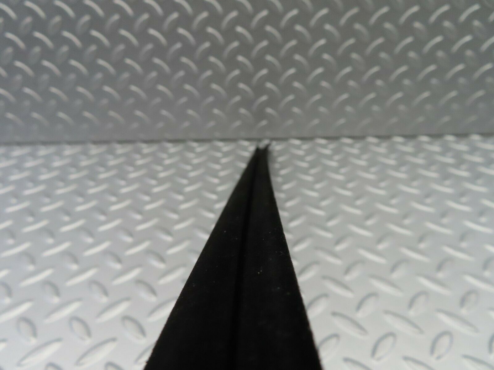 6552 Mercedes-Benz S124 E220 Wagon Window Weatherstrip Seal Front Left