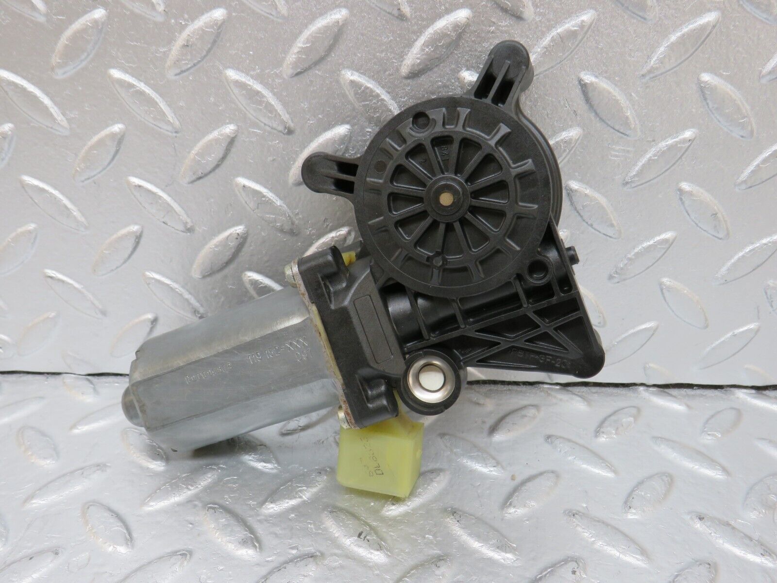 34702 Mercedes-Benz W210 320E Front Left Window Regulator Motor 0130821708