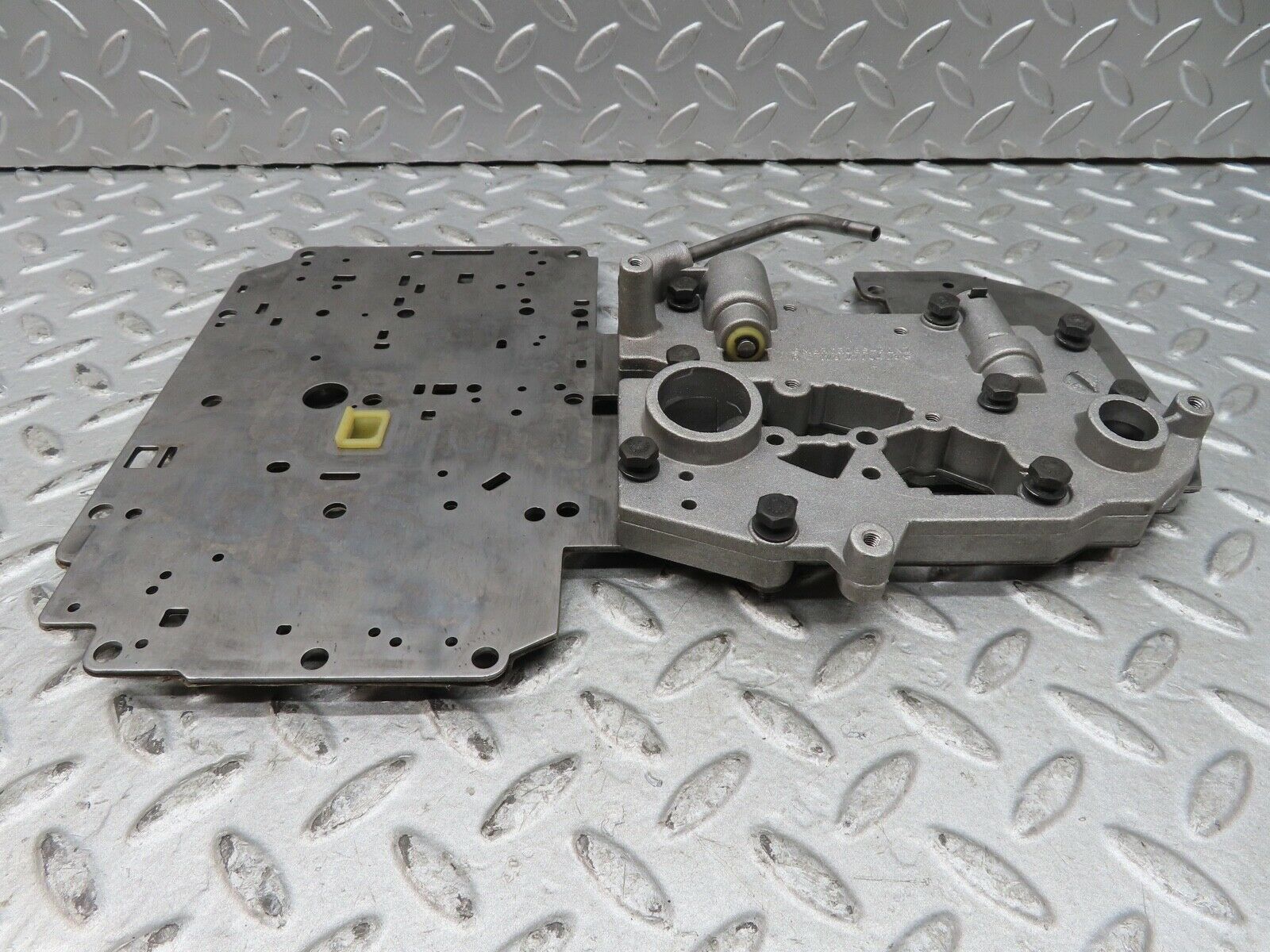 17848 Mercedes-Benz W123 230E Automatic Transmission Valve Body 1232770403