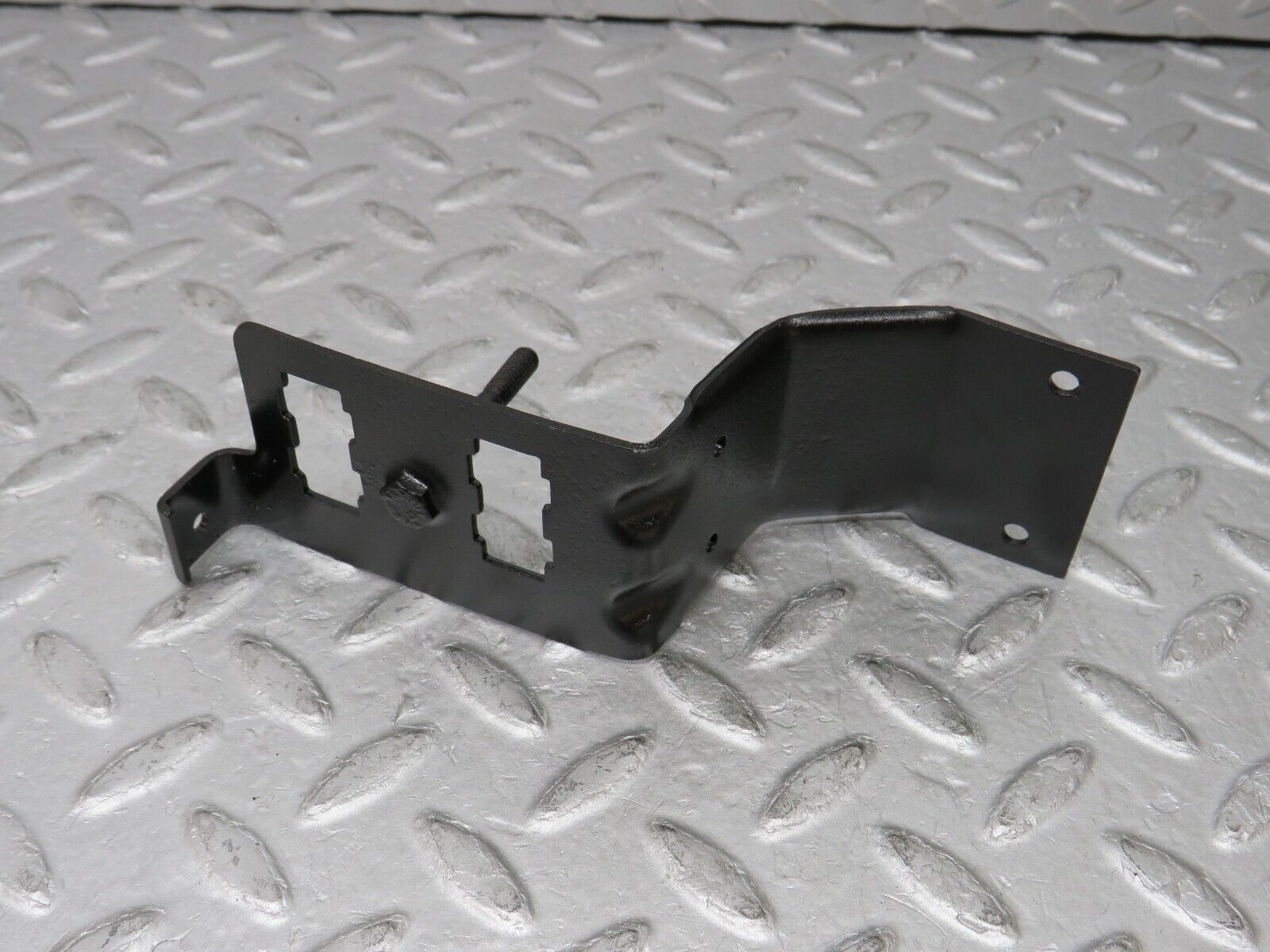 35858 Mercedes-Benz W108 Relay Bracket