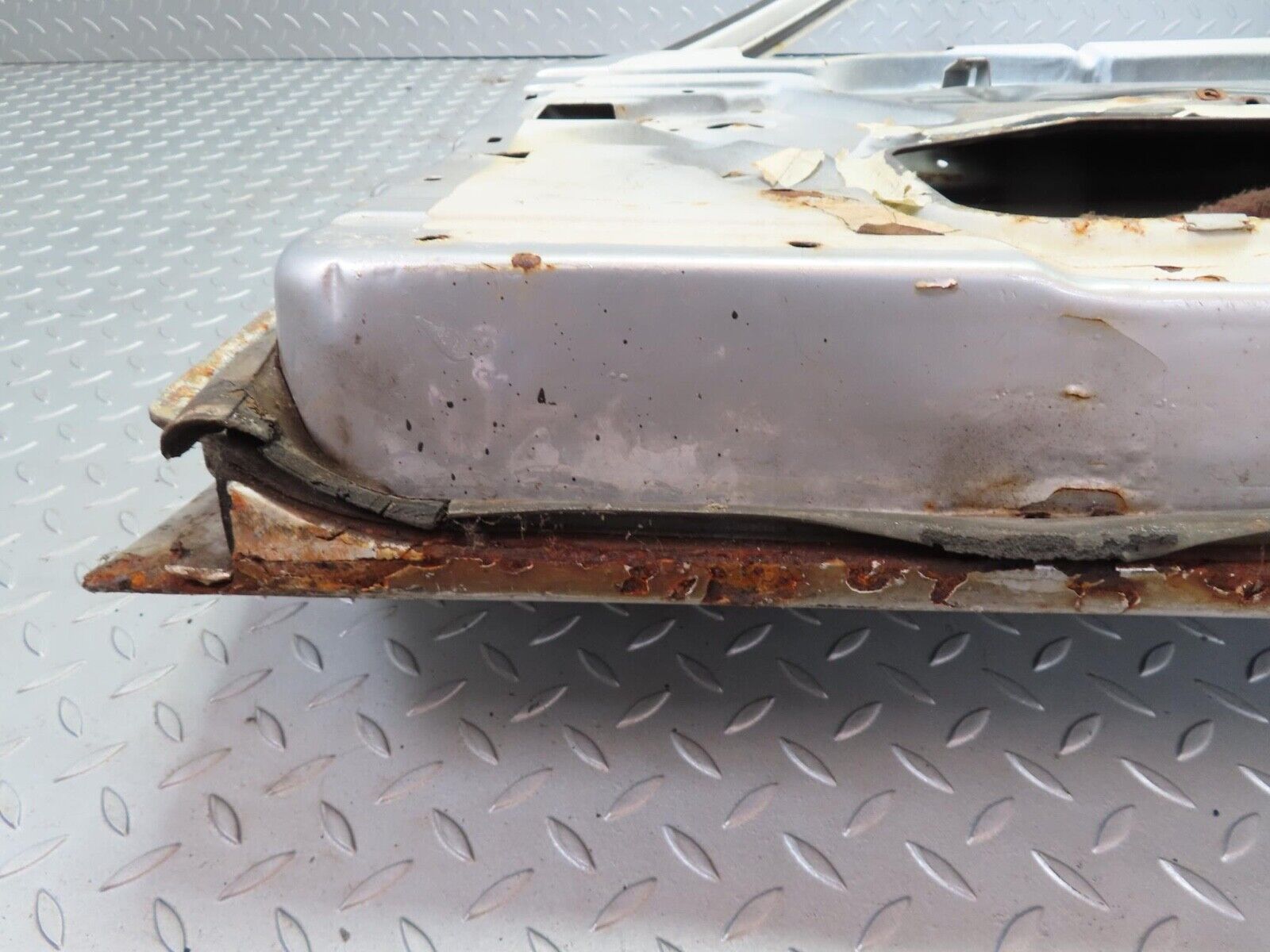 12550 Mercedes-Benz W108 280SE 3.5 Front Right Door