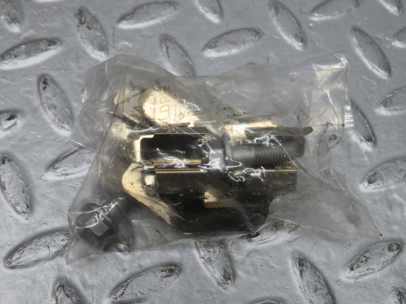 38210 Mercedes-Benz W168 Genuine Rear Brake Pads New 1684200420