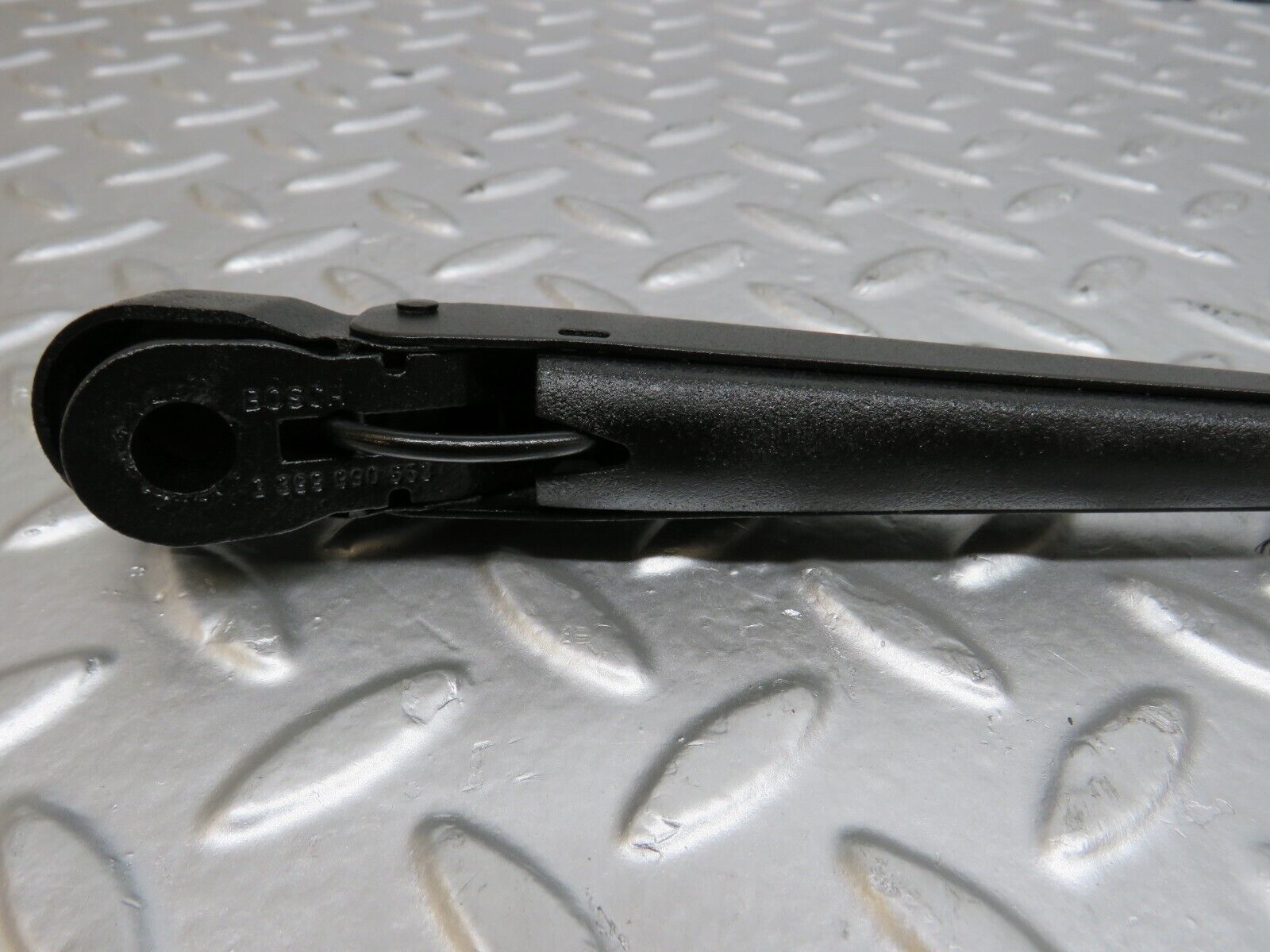 25427 Mercedes-Benz W123 200 Wiper Arm Bosch Left Side 3399990553