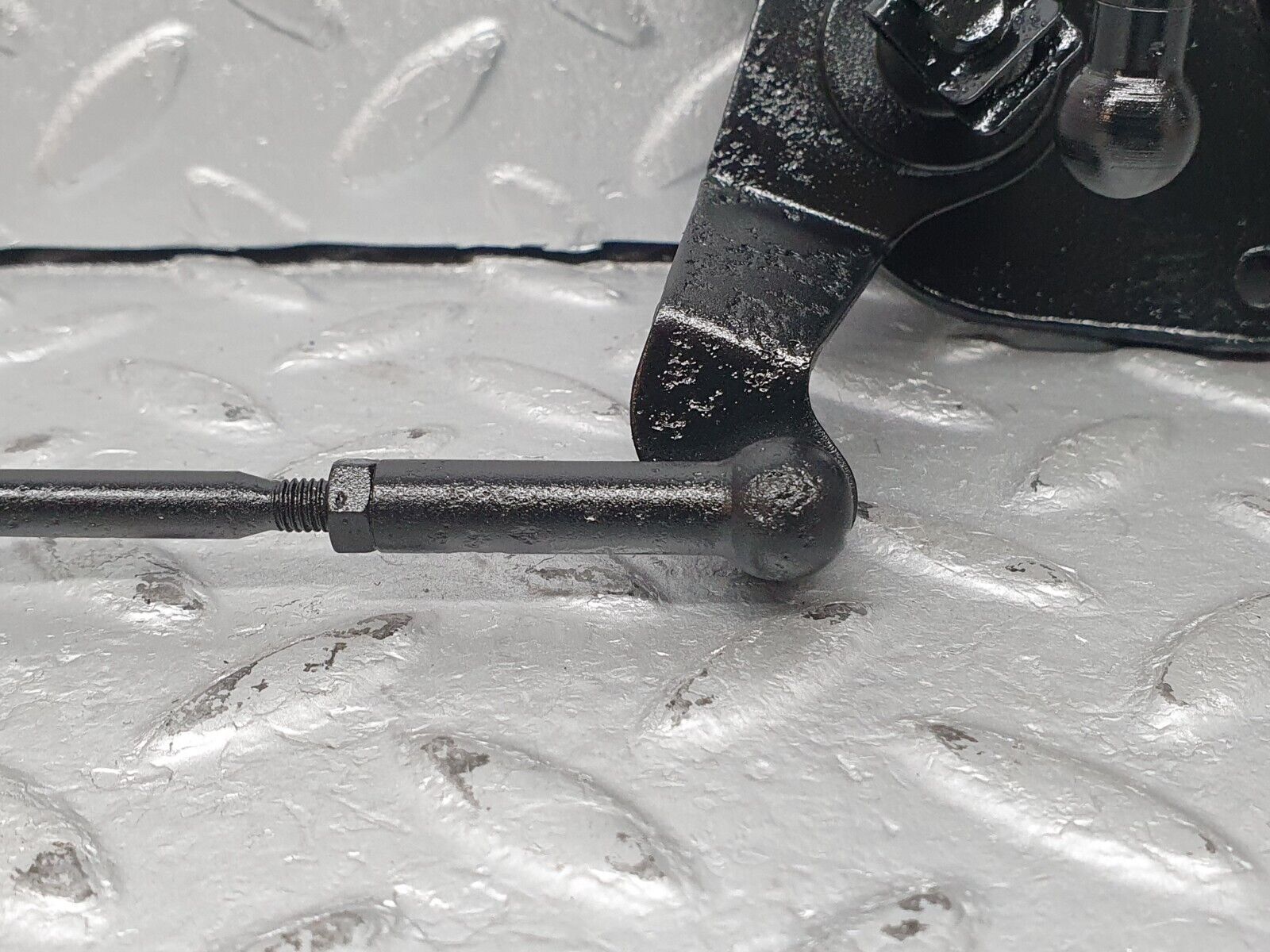 41233 Mercedes-Benz W126 300SE Throttle Linkage