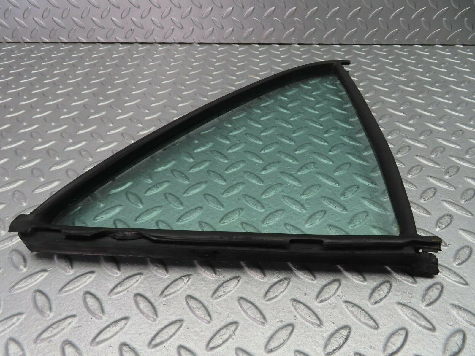 10778 Mercedes-Benz W123 230E Rear Right Quarter Window Glass 1237350224