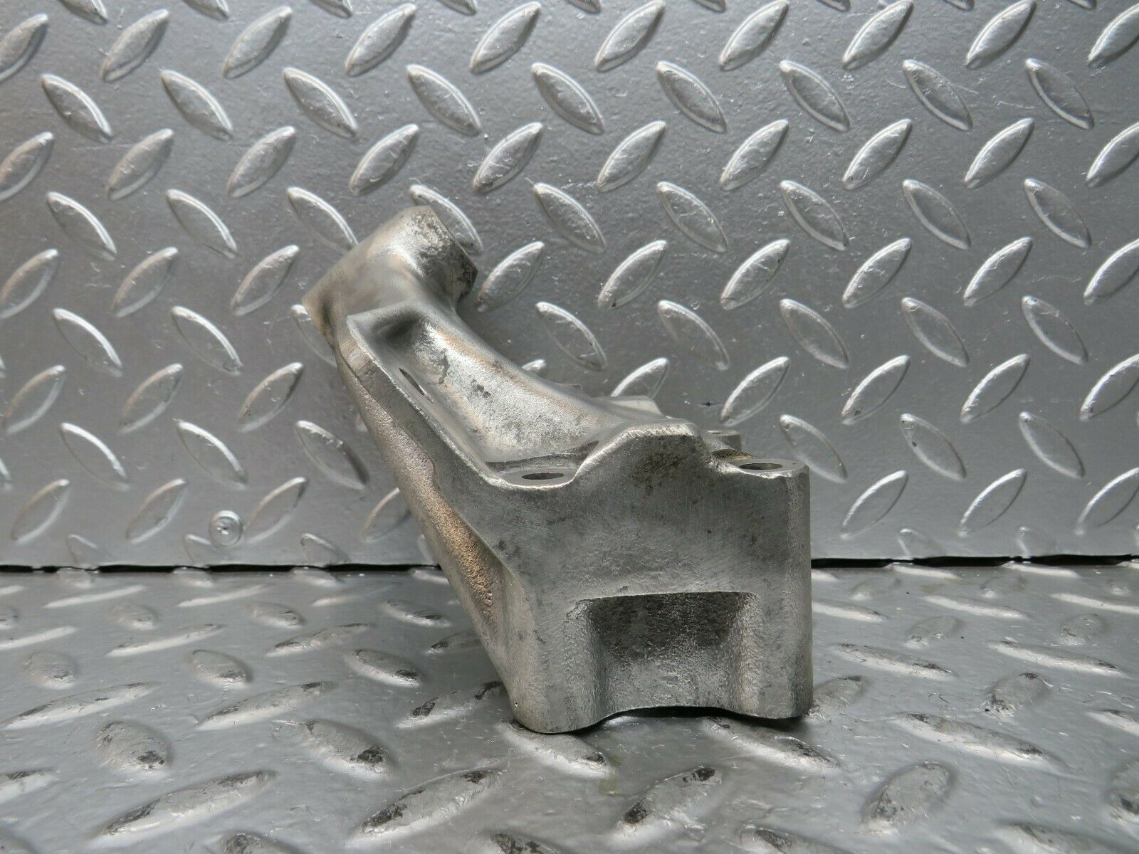 23285 Mercedes-Benz W116 350SE Engine Mount Bracket Right Side 1162232804