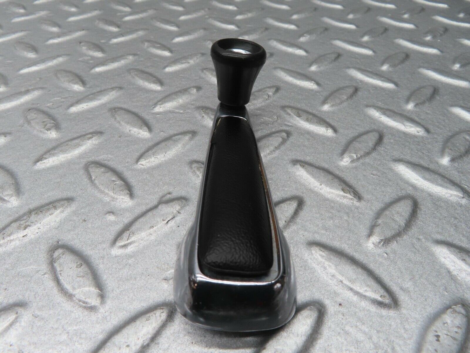 13122 Mercedes-Benz W111 220S Window Lifter Crank Handle