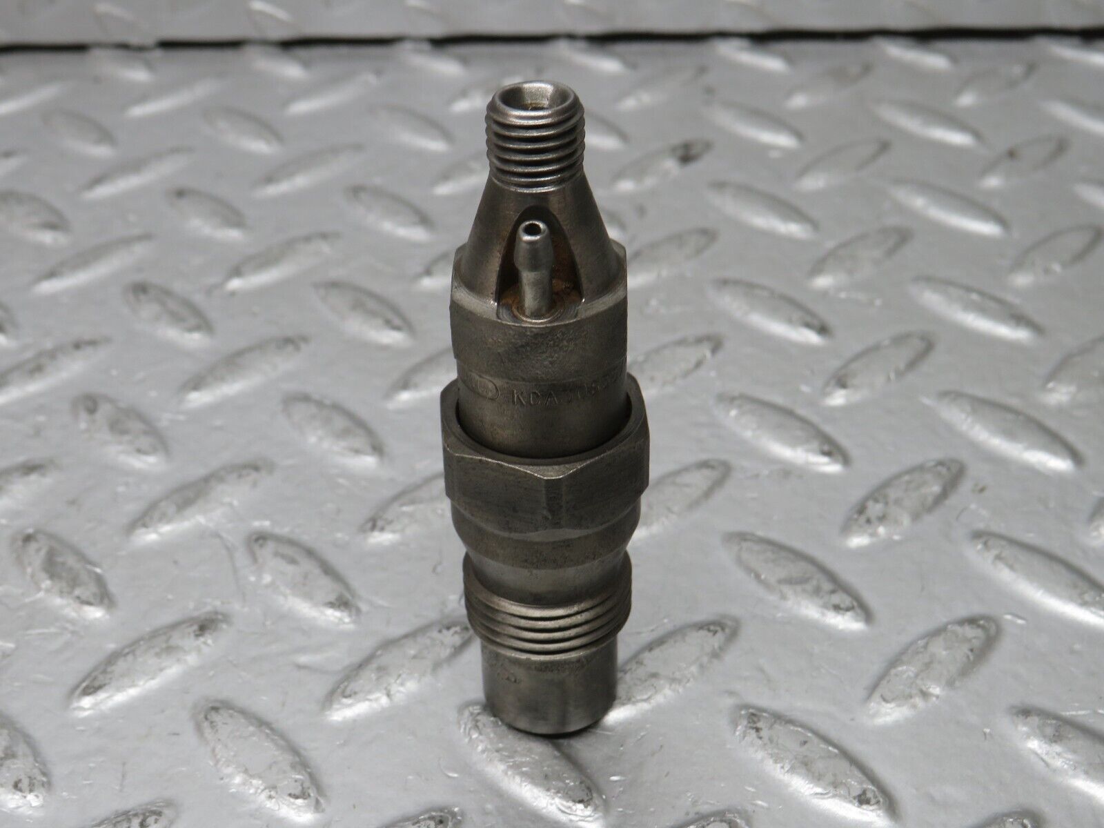 32903 Mercedes-Benz W123 300D Fuel Injector Bosch KCA30S35/4