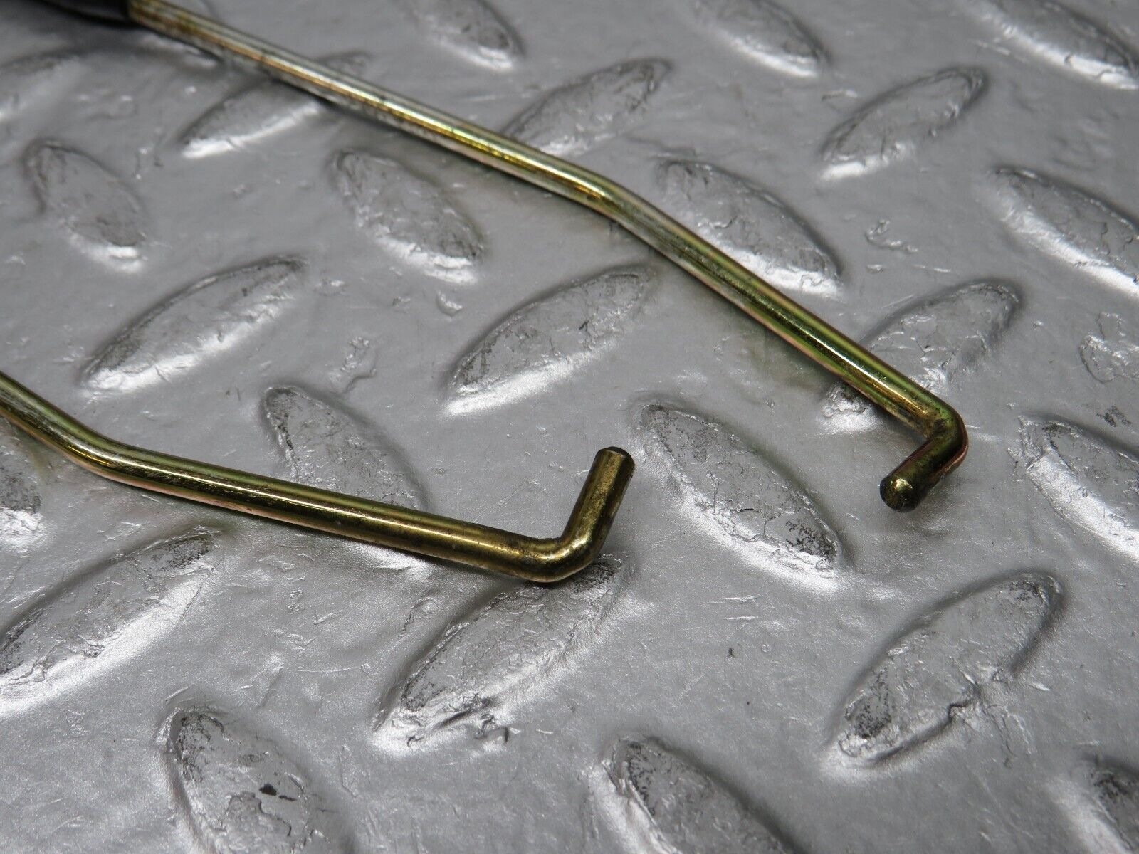 31404 Mercedes-Benz S124 220TE Wagon Front Door Lock Knob Pair