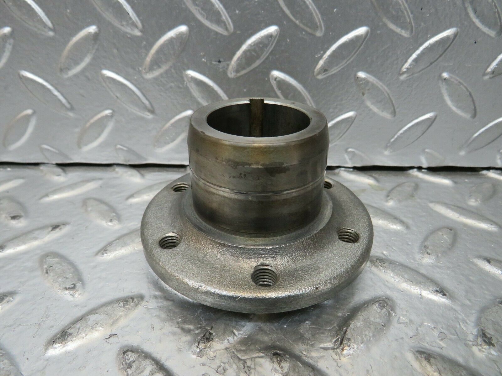 23397 Mercedes-Benz W116 350SE Crankshaft Sleeve Hub