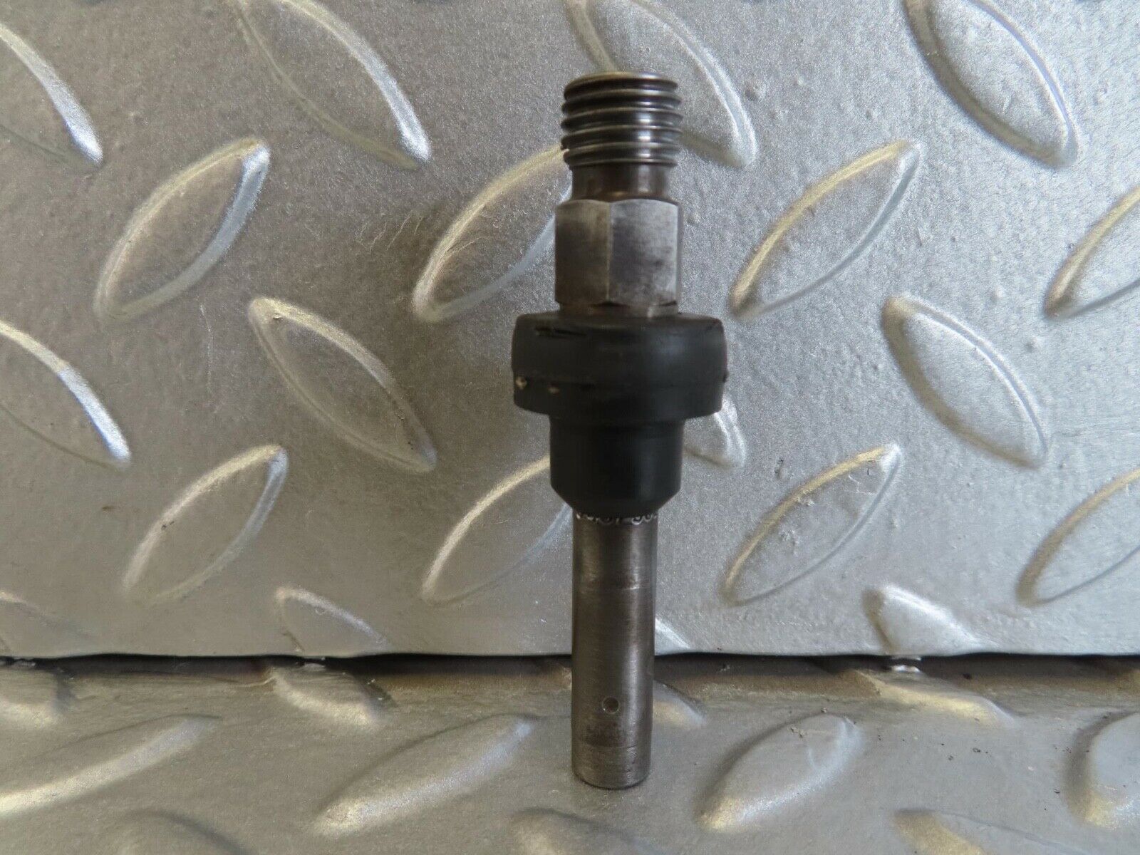 14033 Mercedes-Benz C107 280SLC Fuel Injector Bosch 0437502010