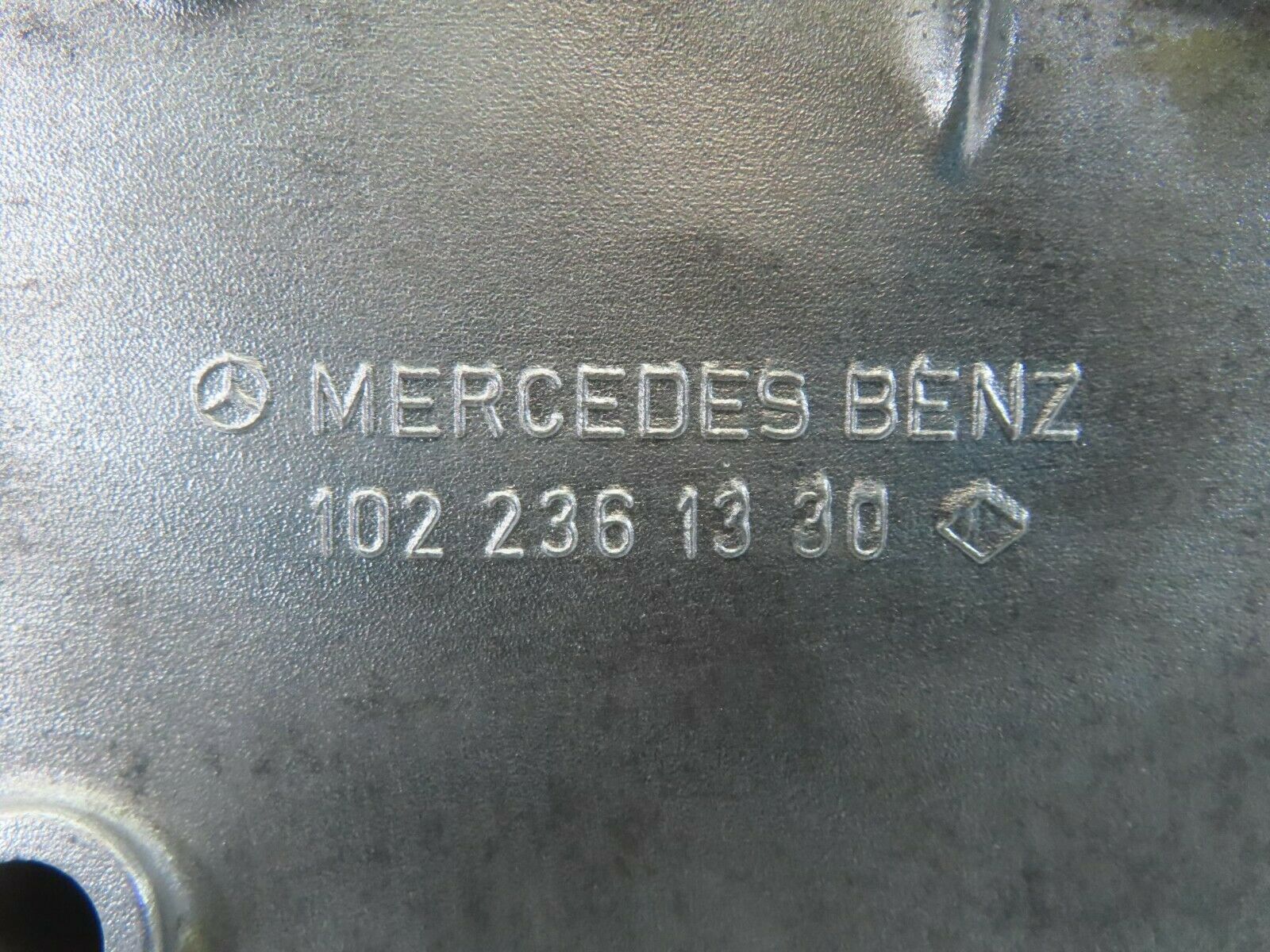 10554 Mercedes-Benz W201 190E Power Steering Pump Bracket