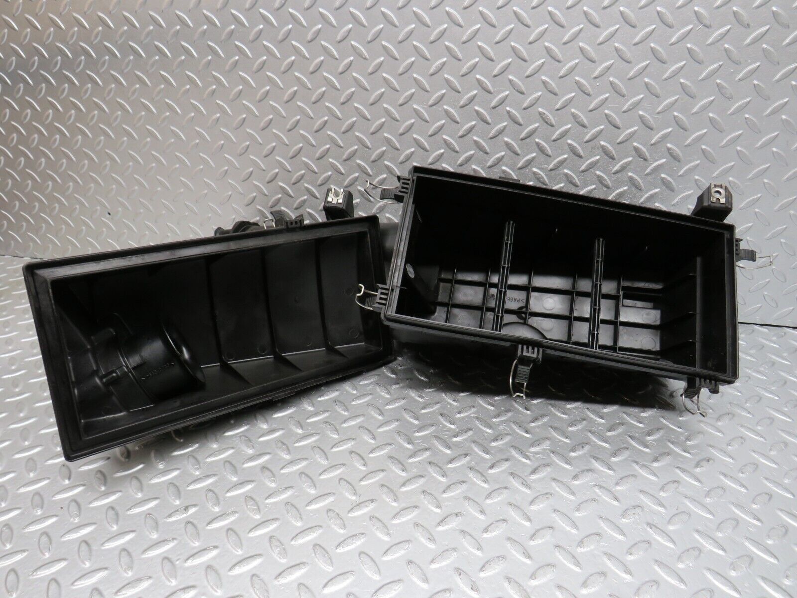 39673 Mercedes-Benz R129 320SL Coupe Air Filter Box Housing 1040900501 4616885903