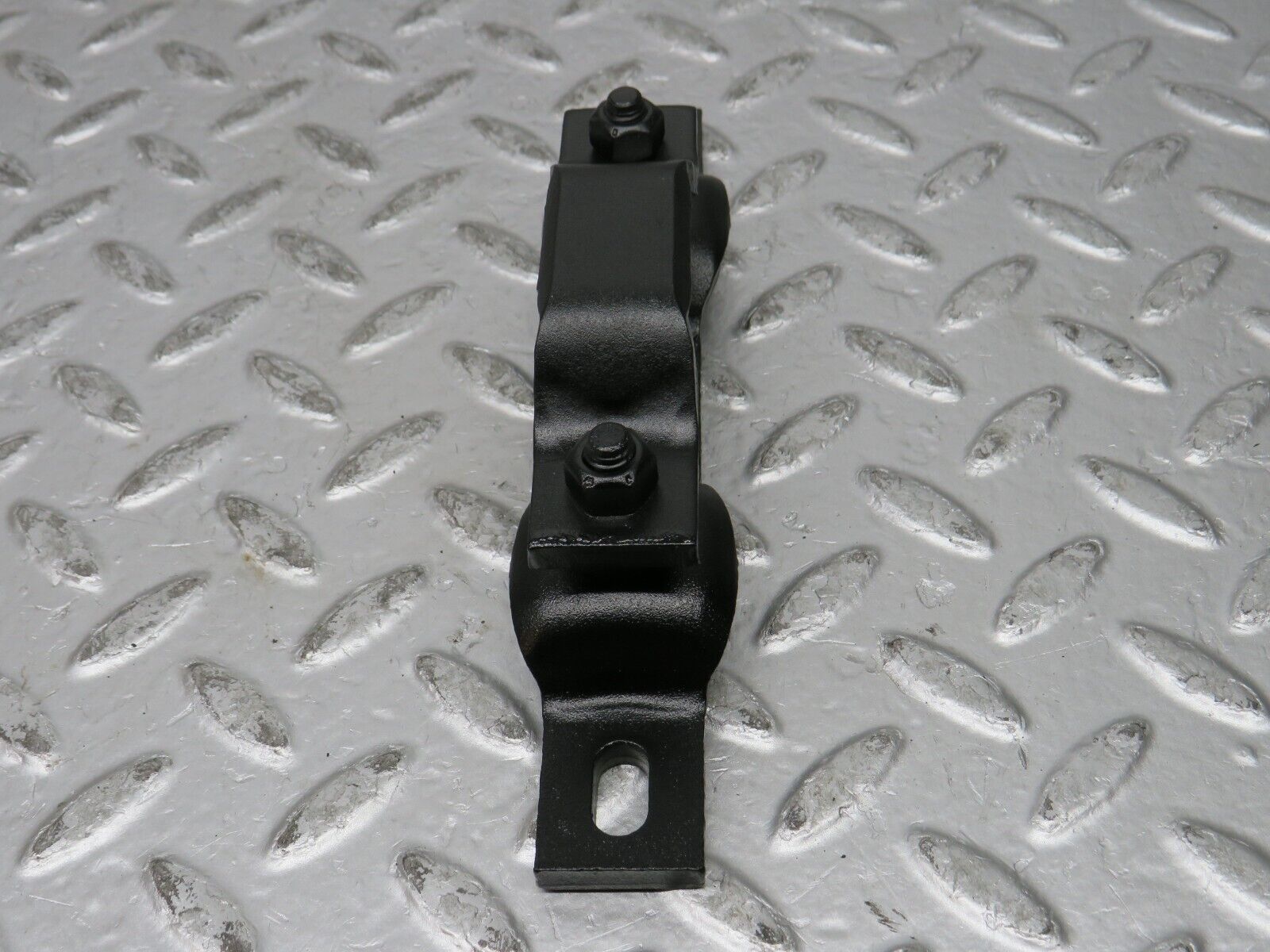 31994 Mercedes-Benz W123 230E Engine Mount Bracket Front