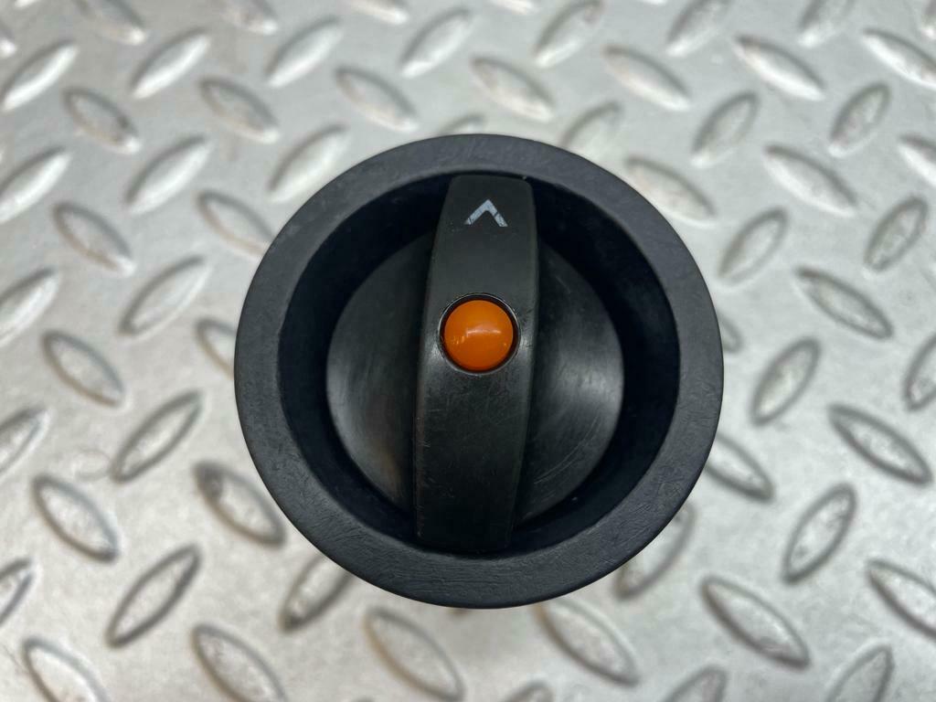 0139 Mercedes-Benz W116 350SE Headlight switch