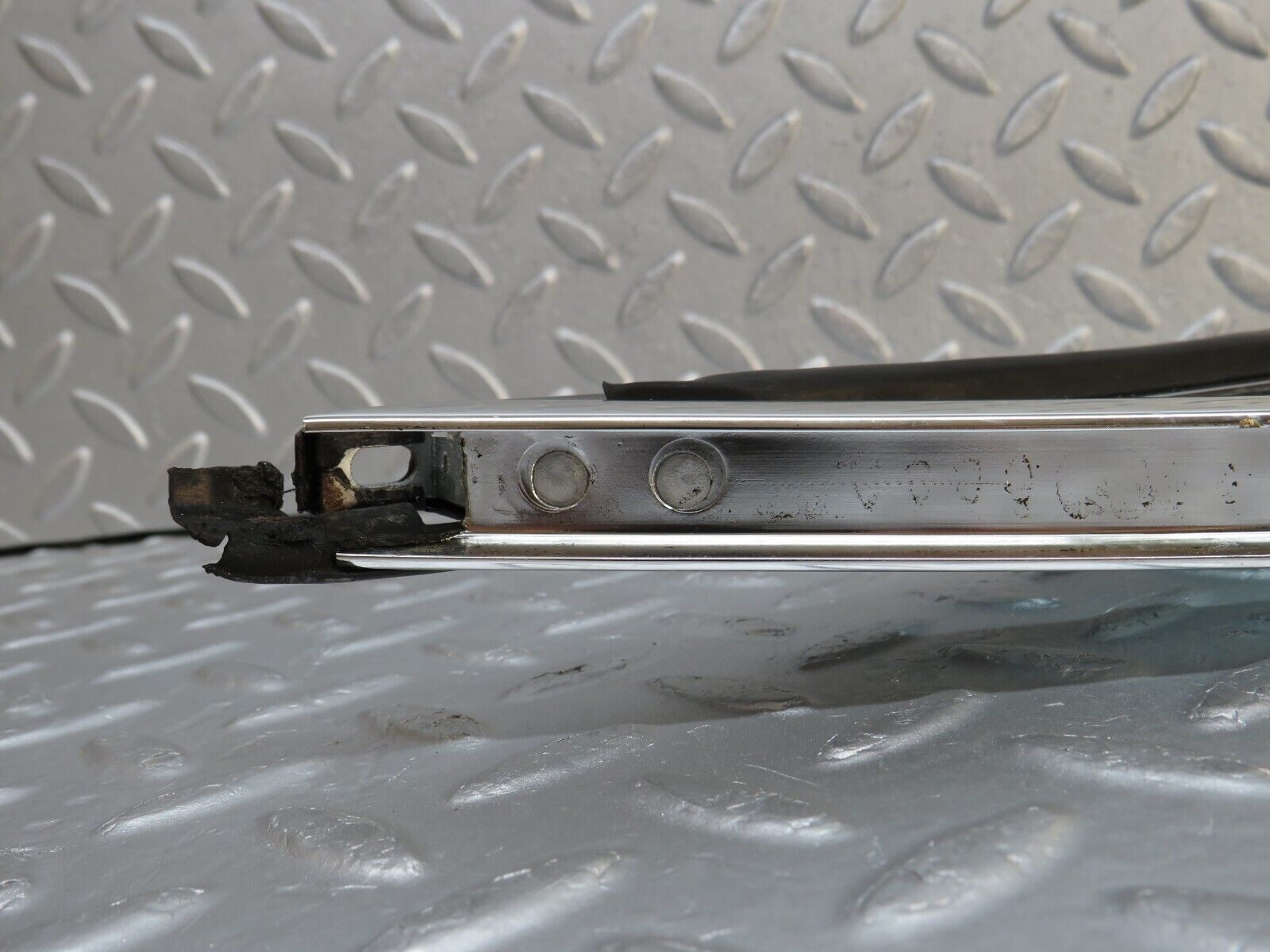 37518 Mercedes-Benz W109 300SEL Front Left Quarter Window Glass