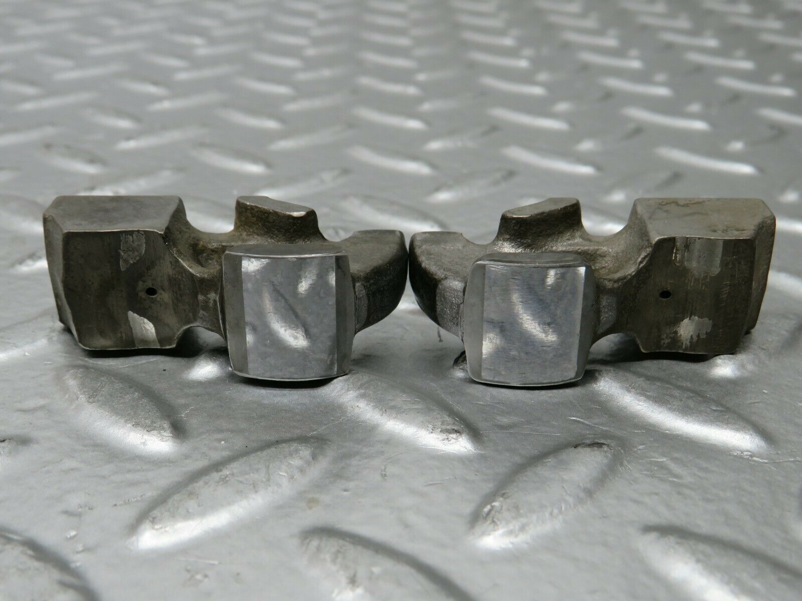 23574 Mercedes-Benz W114 280E Valve Rocker Arm With Retaining Spring