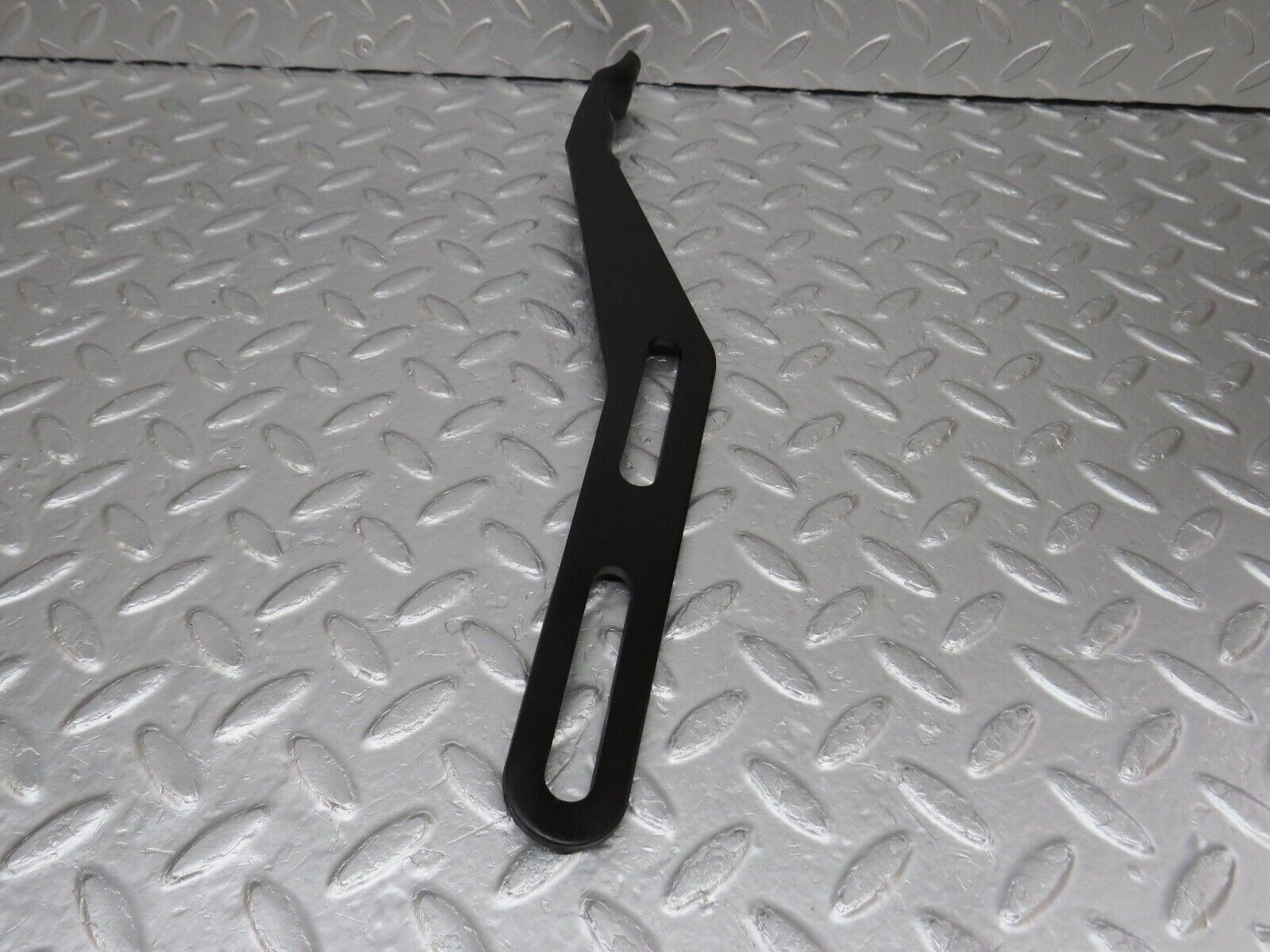 34612 Mercedes-Benz C126 380SEC Coupe Exhaust Bracket