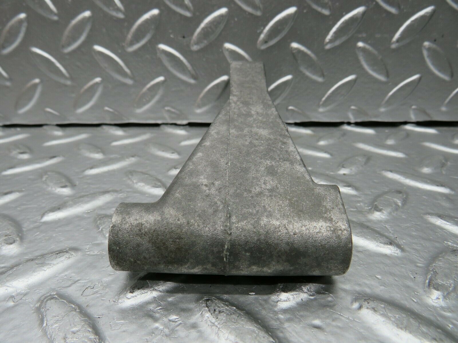 24052 Mercedes-Benz W123 280E Power Steering Pump Bracket 1104663141