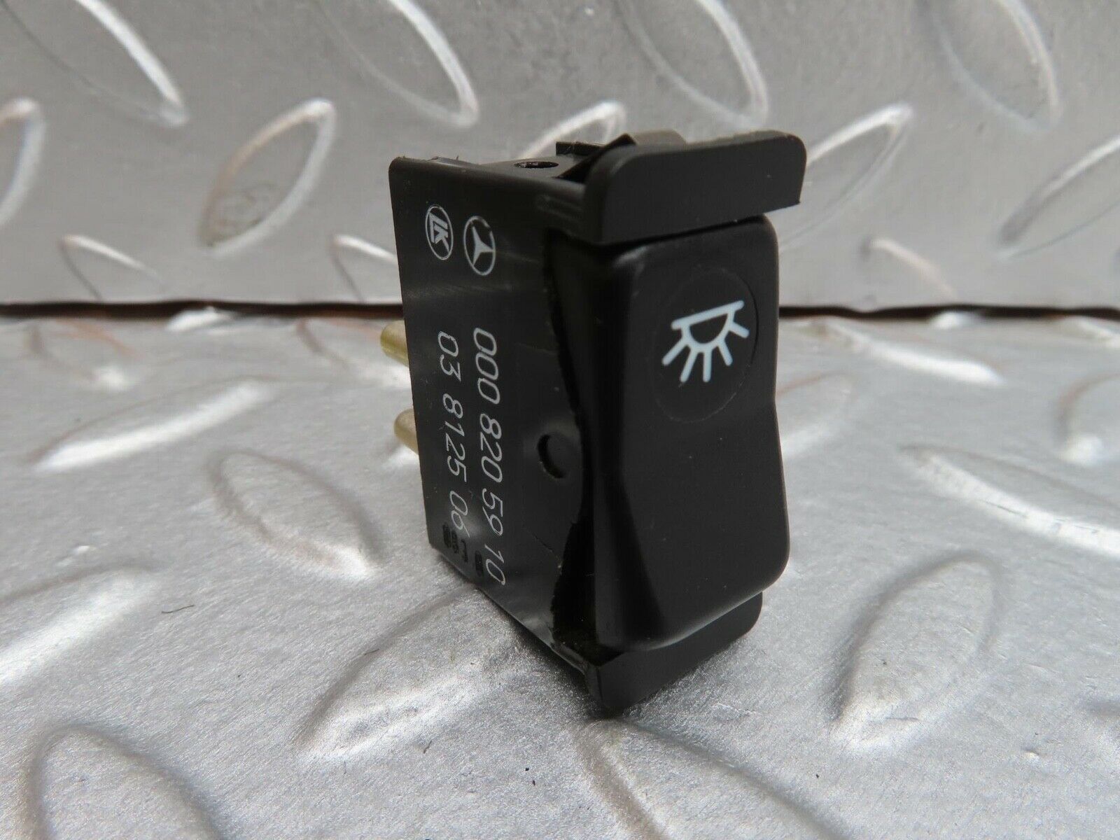 13672 Mercedes-Benz W123 200 Interior Light Switch 0008205910
