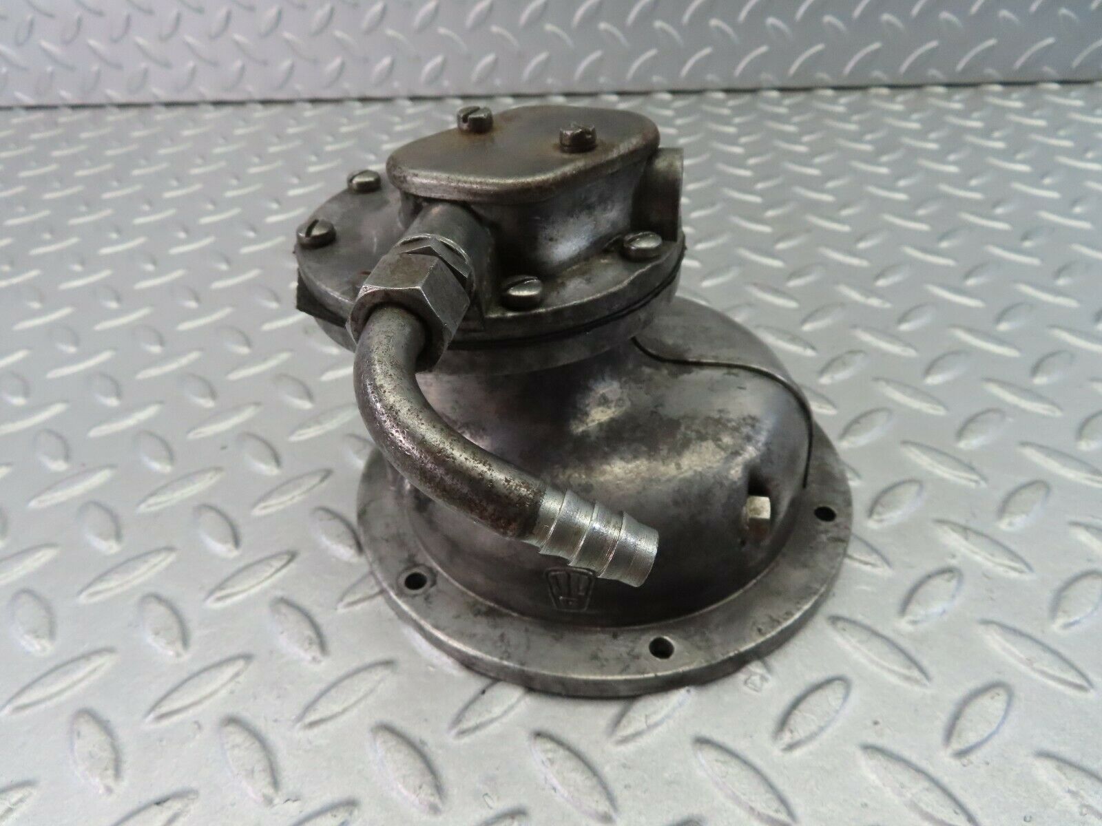 7982 Mercedes-Benz W115 220D Vacuum Pump Pierburg DB/u5 1116