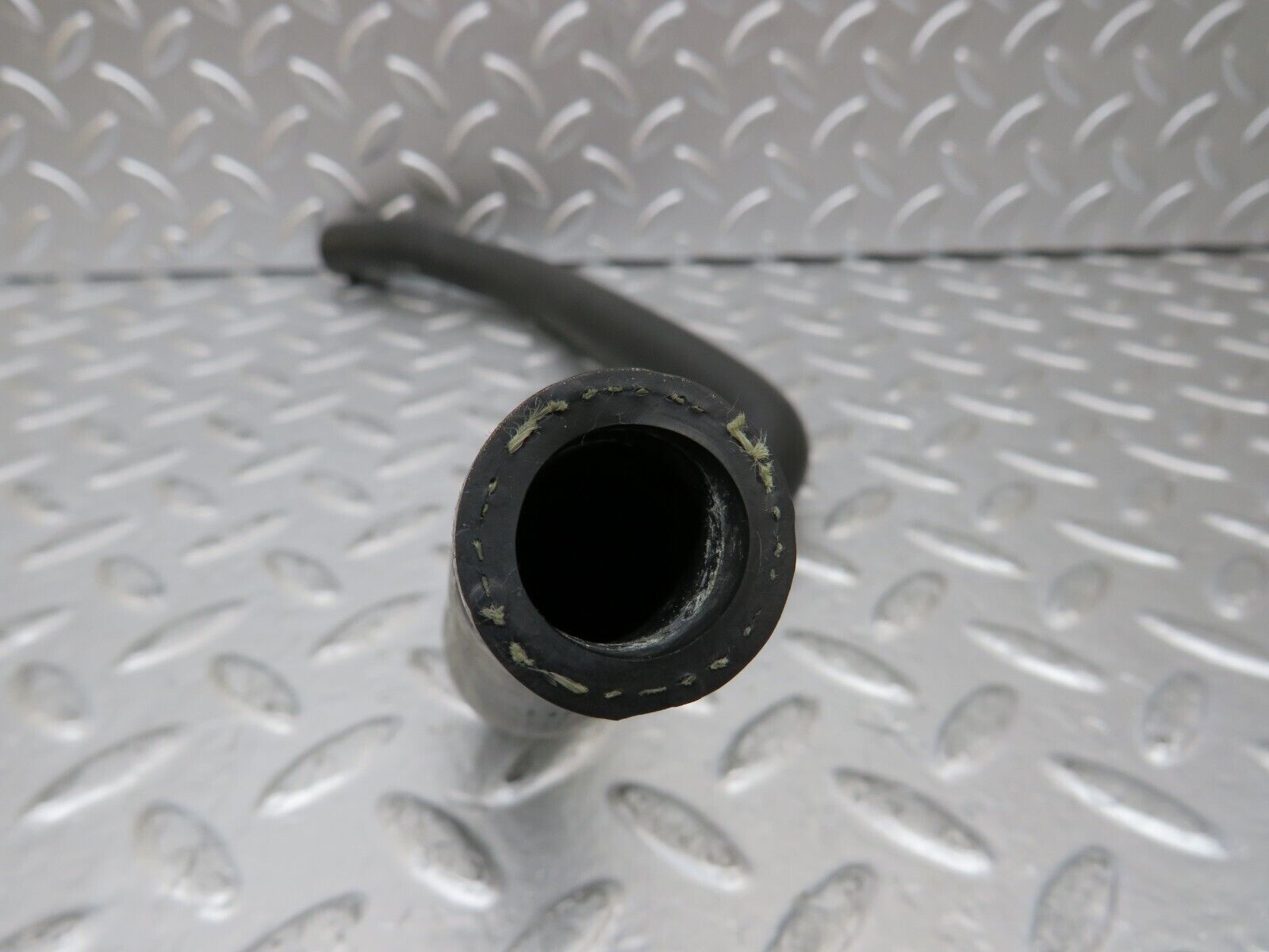 25795 Mercedes-Benz W124 280E Heater Hose 1248327193