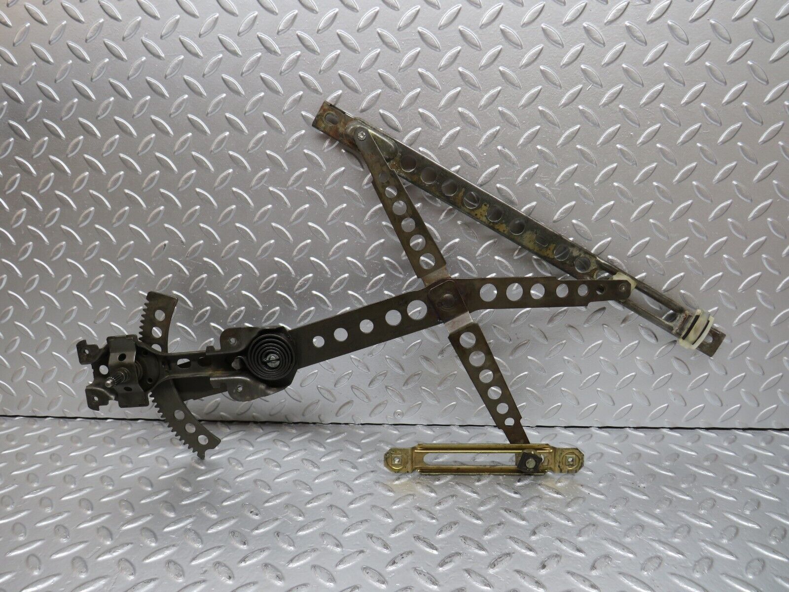 31140 Mercedes-Benz W123 200D Front Left Manual Window Regulator 1237200346