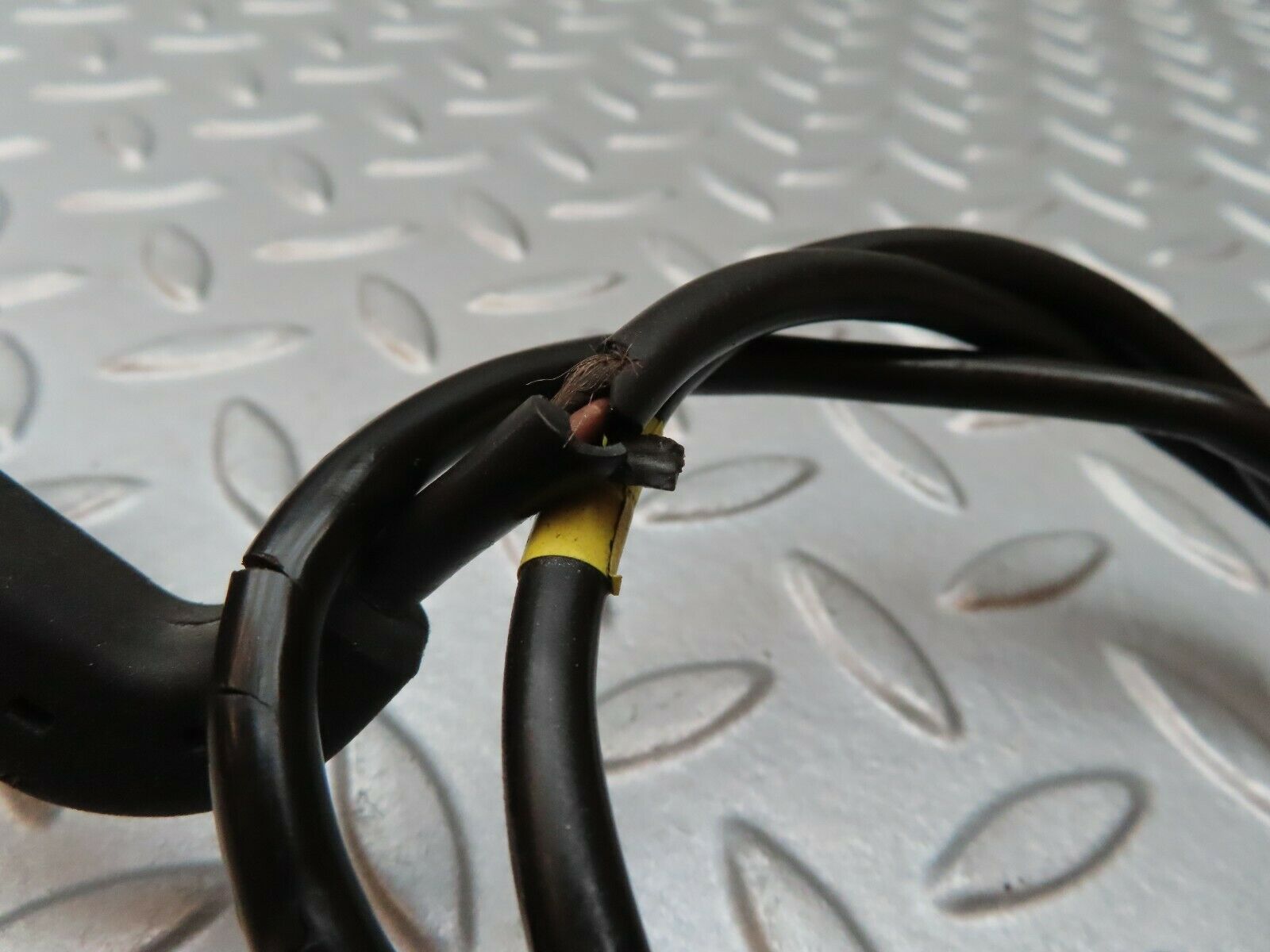 4241 Mercedes-Benz V123 240D LWB Brake Pad Wear Sensor Front Left 0085458628