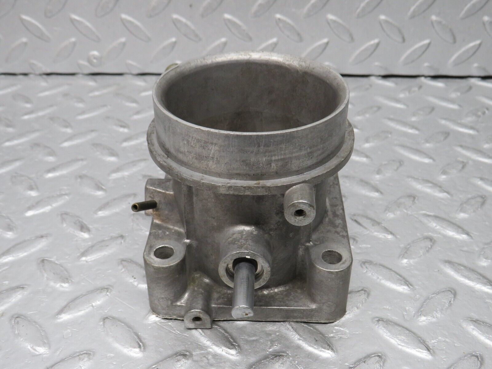 37575 Mercedes-Benz W109 300SEL Throttle Body Valve