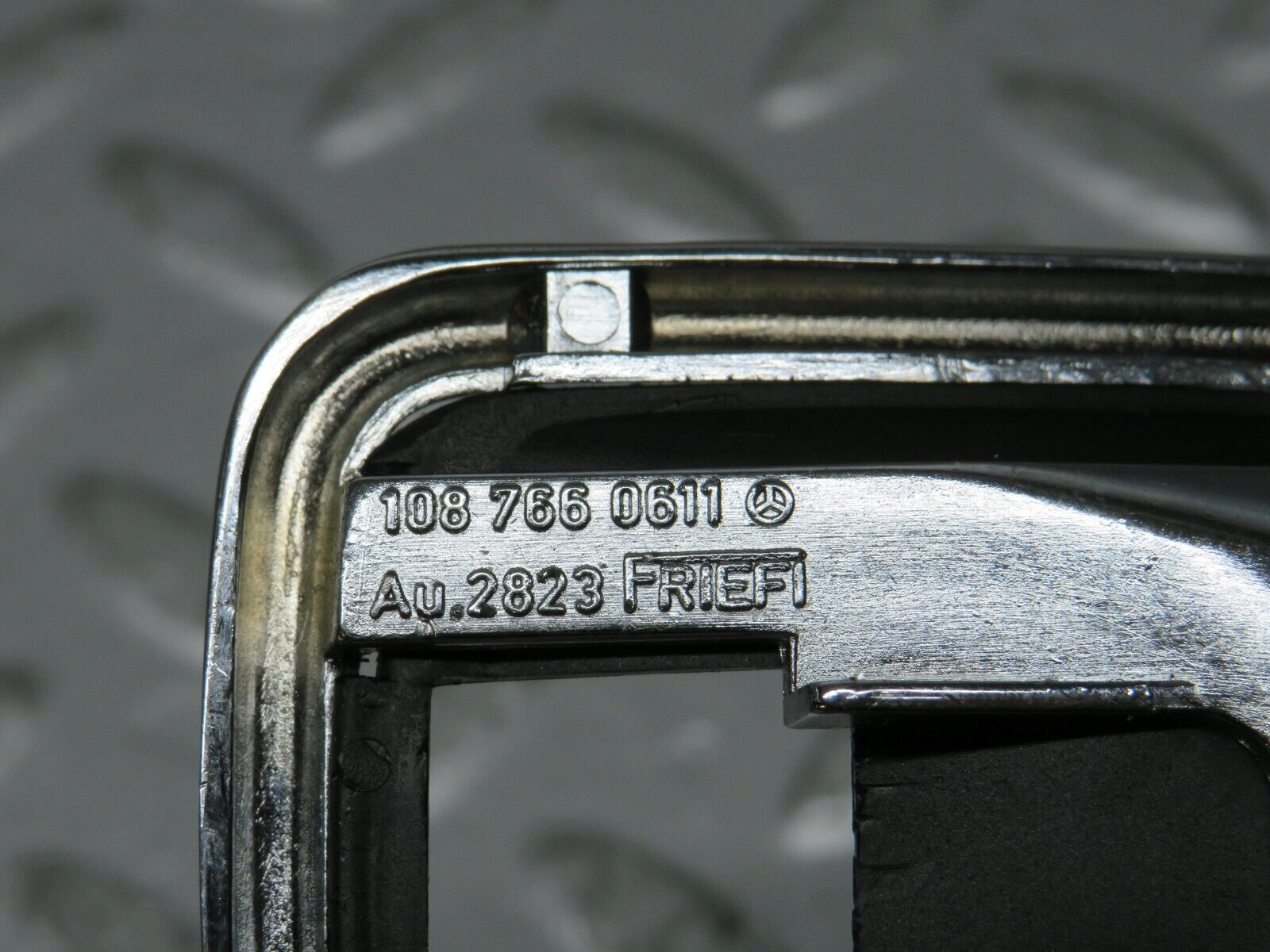 0550 Mercedes-Benz W123 230E Chrome Frame For Door Opener Right 1087660611