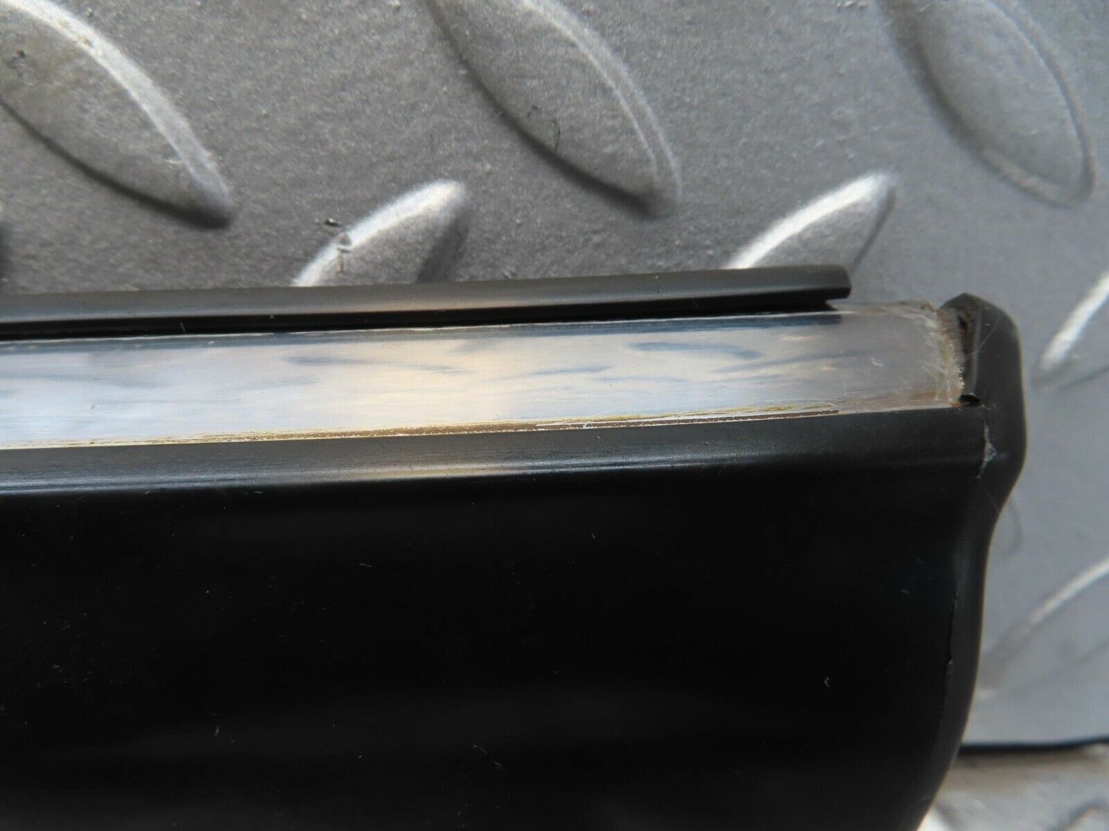 13463 Mercedes-Benz W123 200 Front Right Door Lower Trim