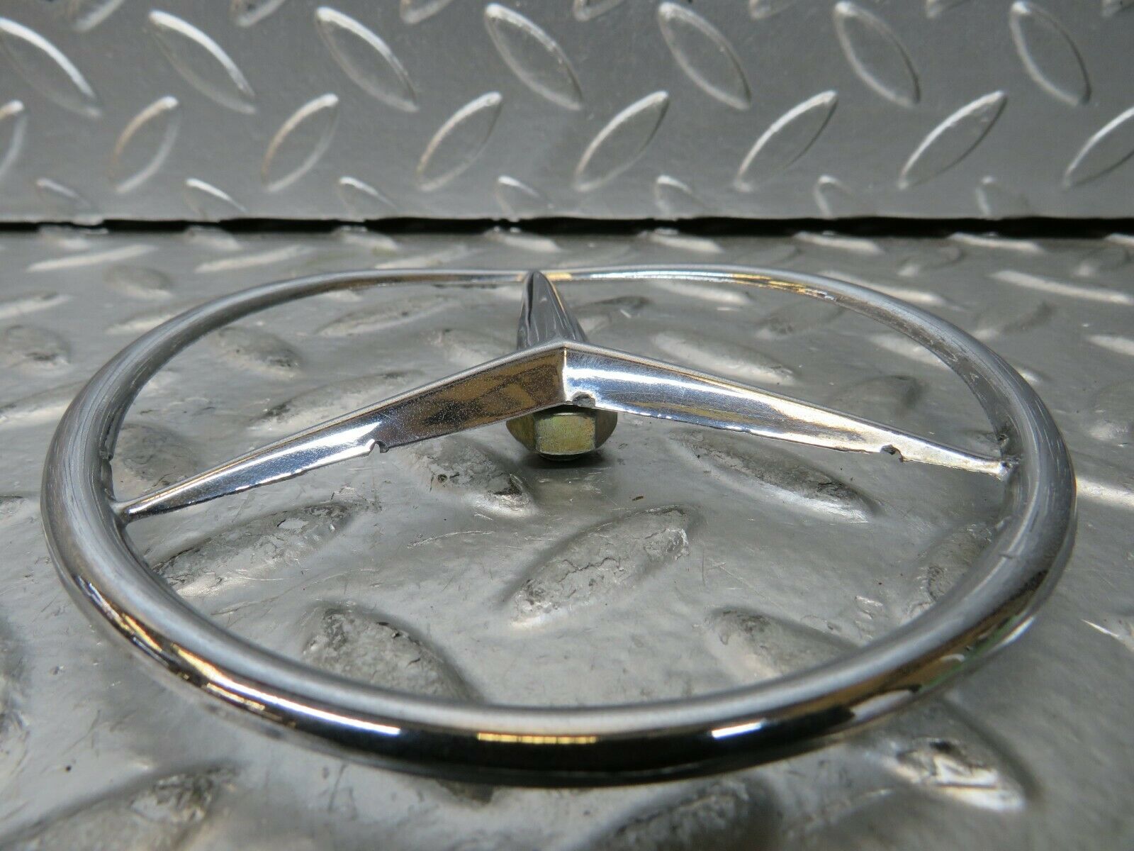 23255 Mercedes-Benz W116 350SE Trunk Badge Emblem