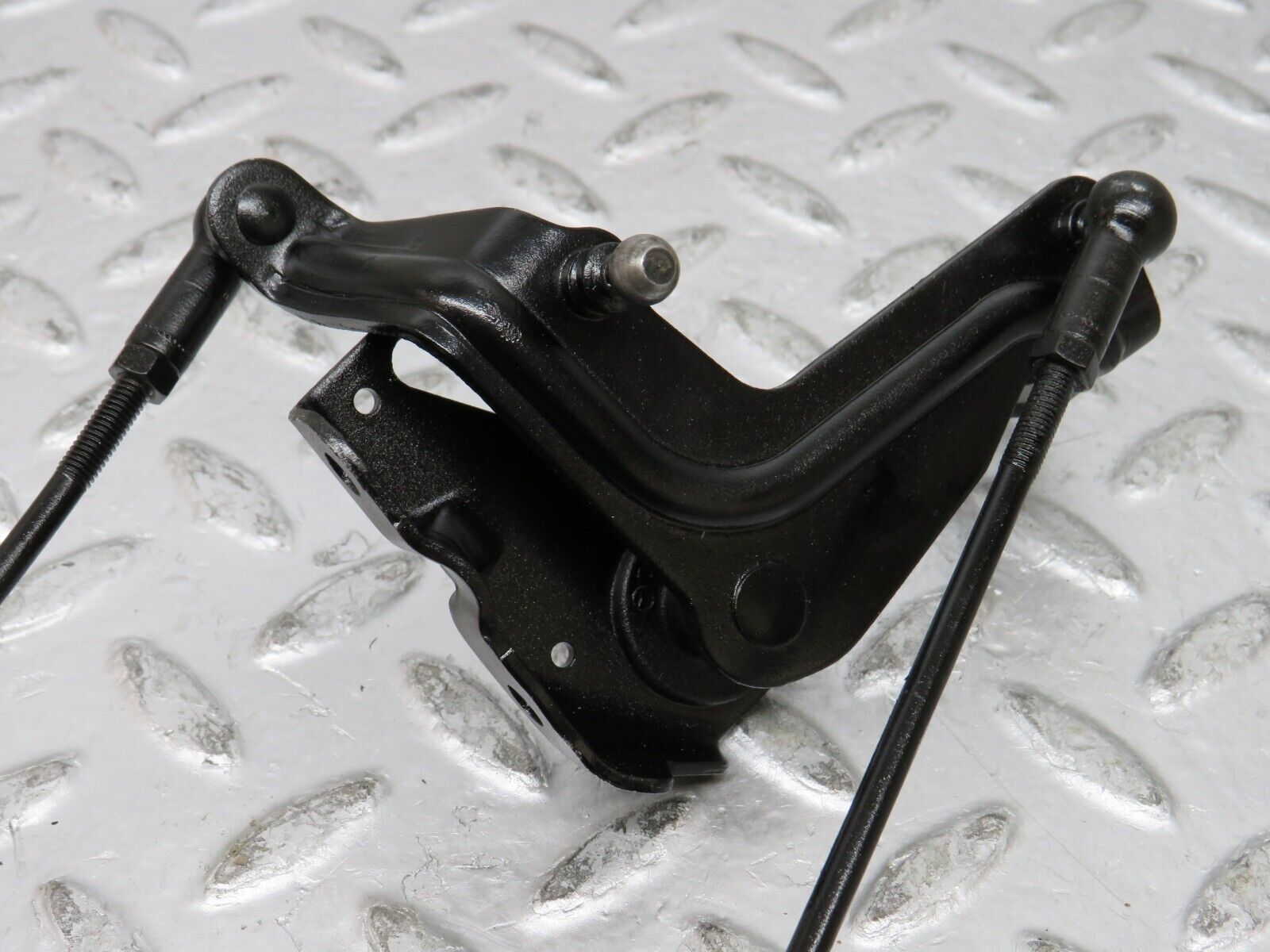 26985 Mercedes-Benz W123 240D Throttle Linkage