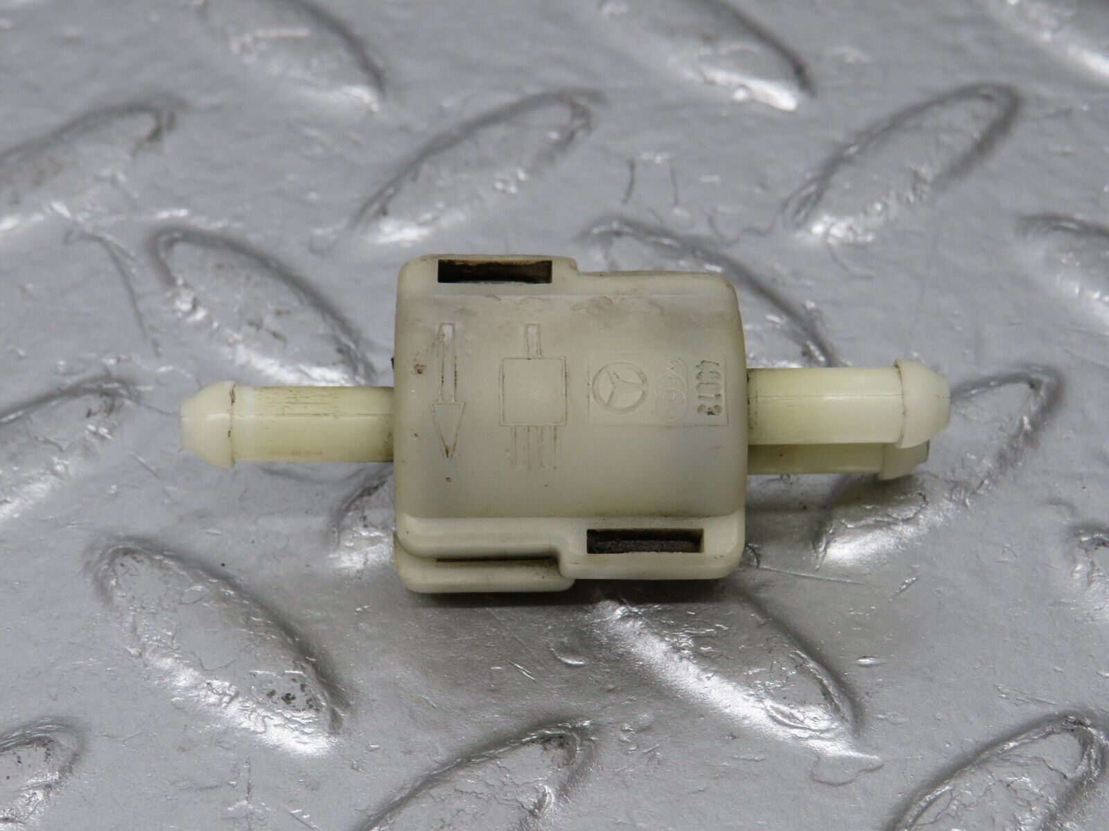 33667 Mercedes-Benz C123 230CE Coupe Windscreen Washer Fluid Distributor